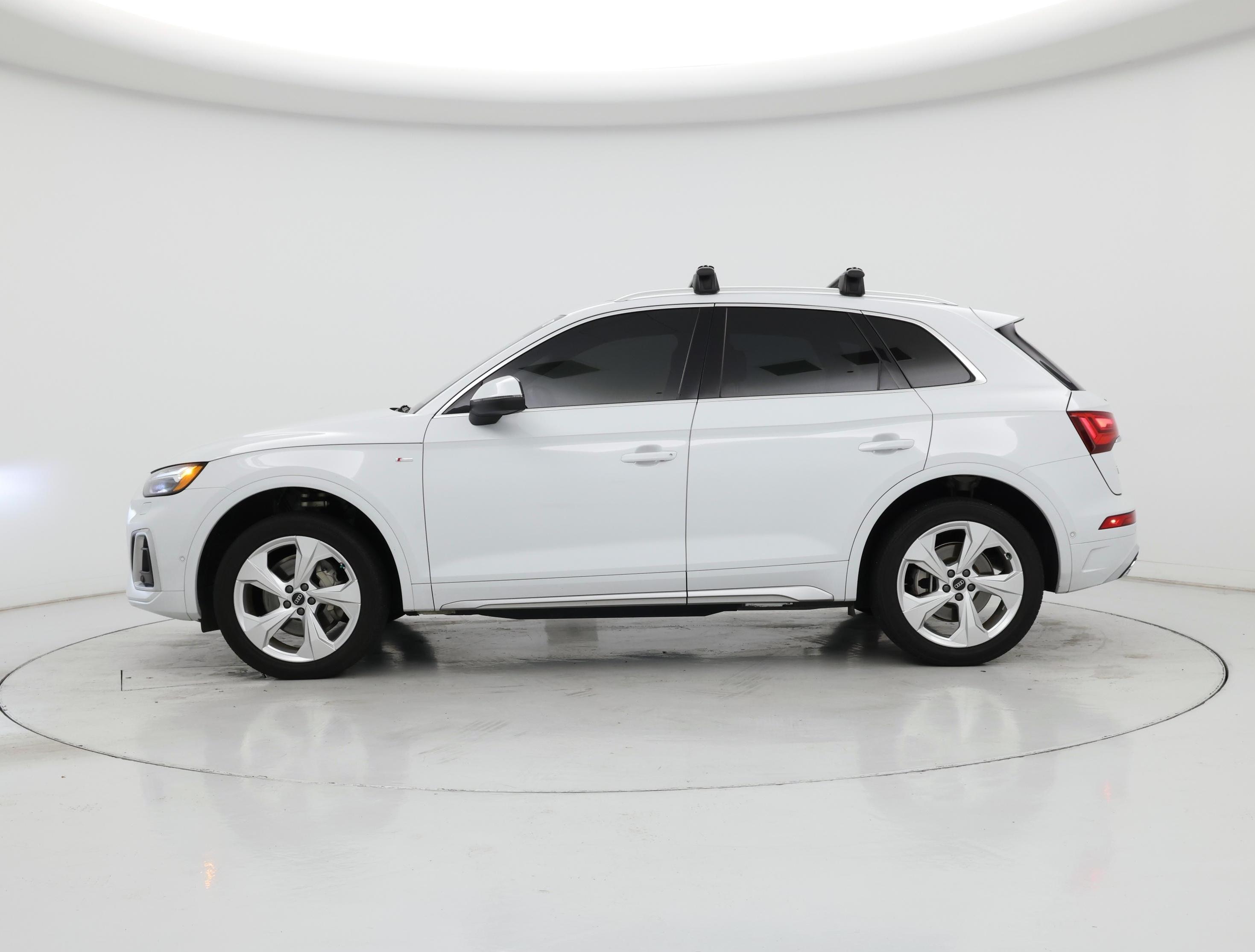 Thumbnail: 2023 Audi Q5 - 3