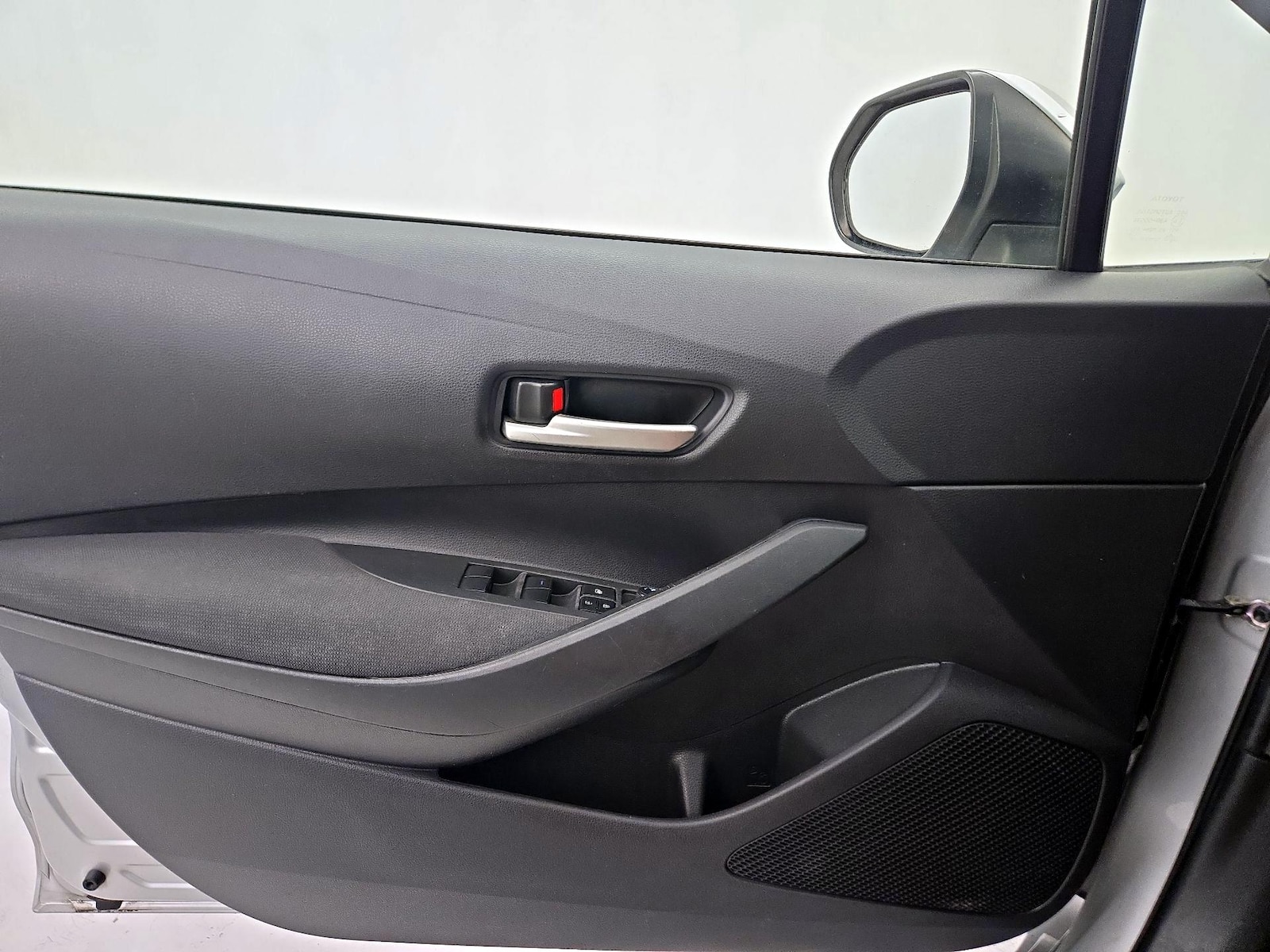 2020 Toyota Corolla LE - Photo 13