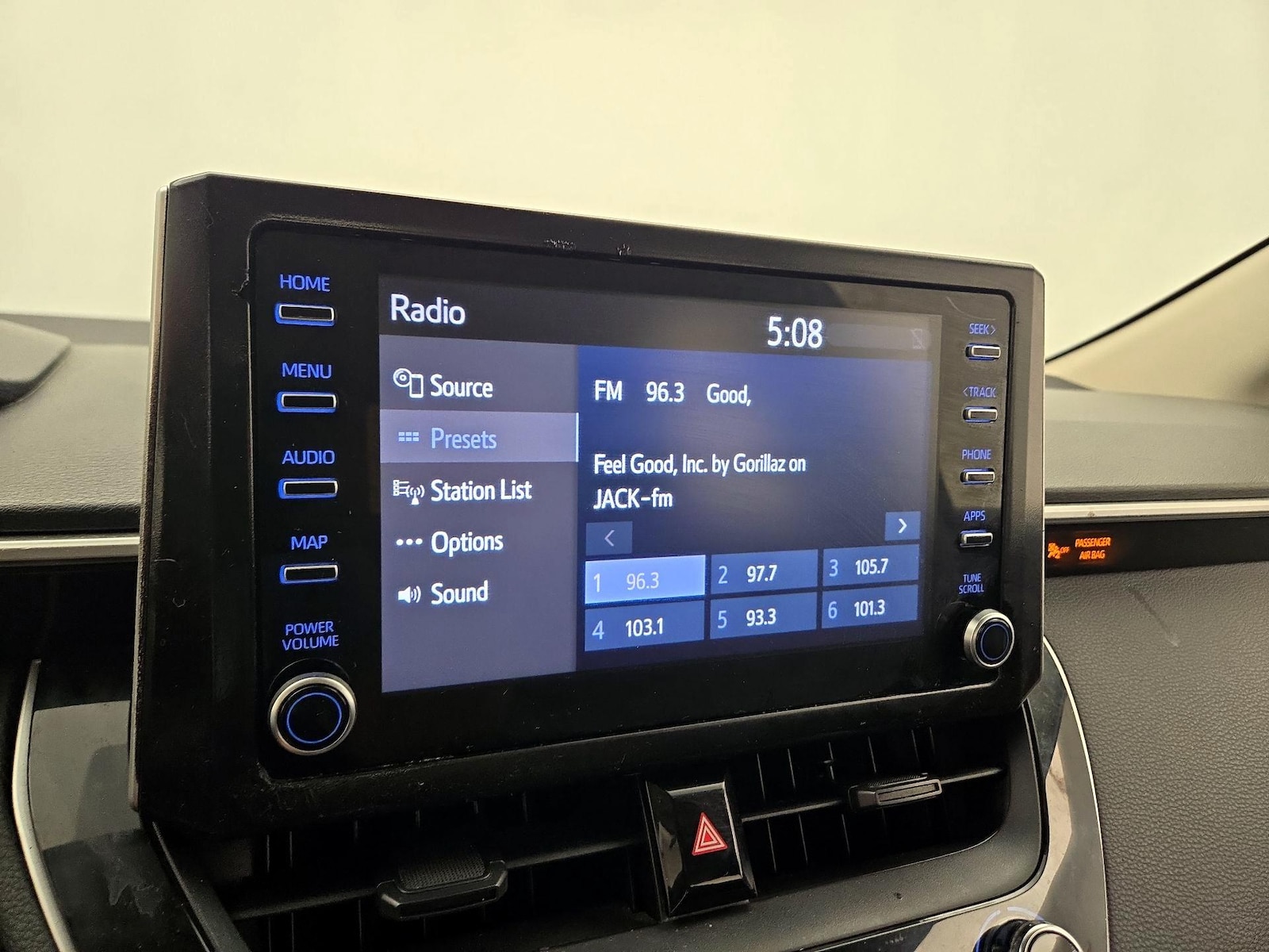 2020 Toyota Corolla LE - Photo 16