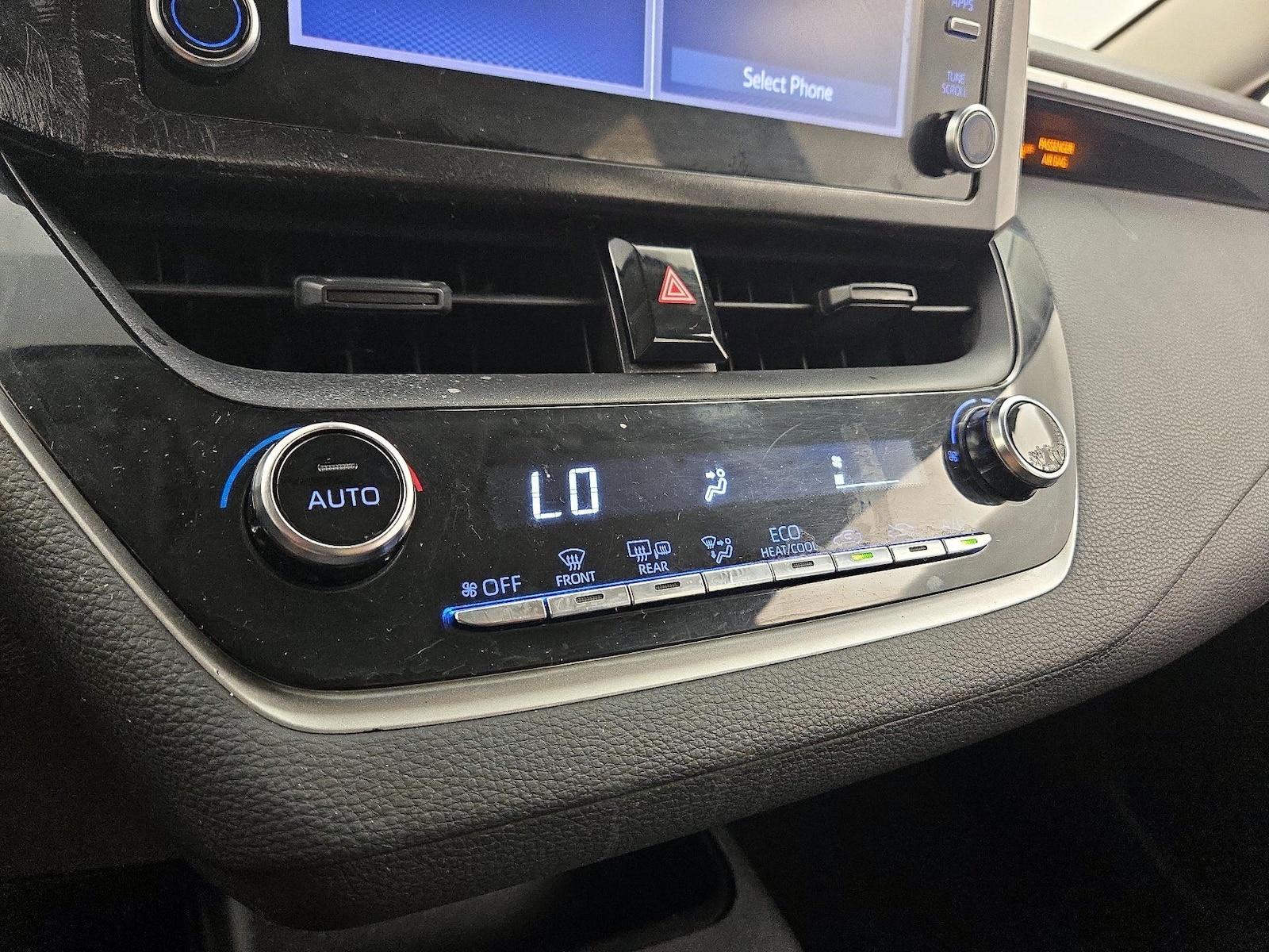 2020 Toyota Corolla LE - Photo 17