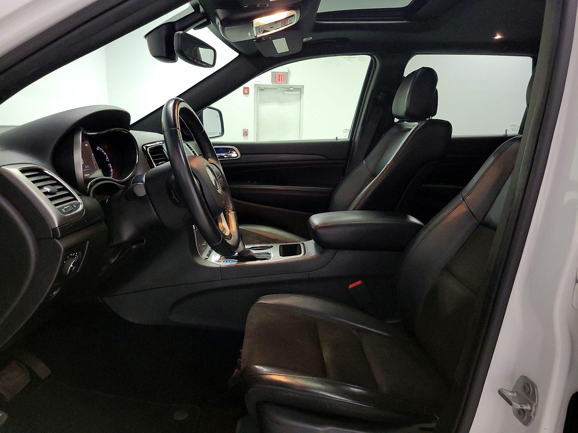 Thumbnail: 2019 Jeep Grand Cherokee - 11