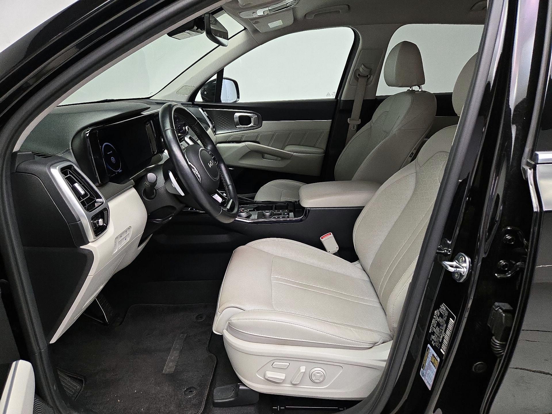 Thumbnail: 2022 Kia Sorento - 11