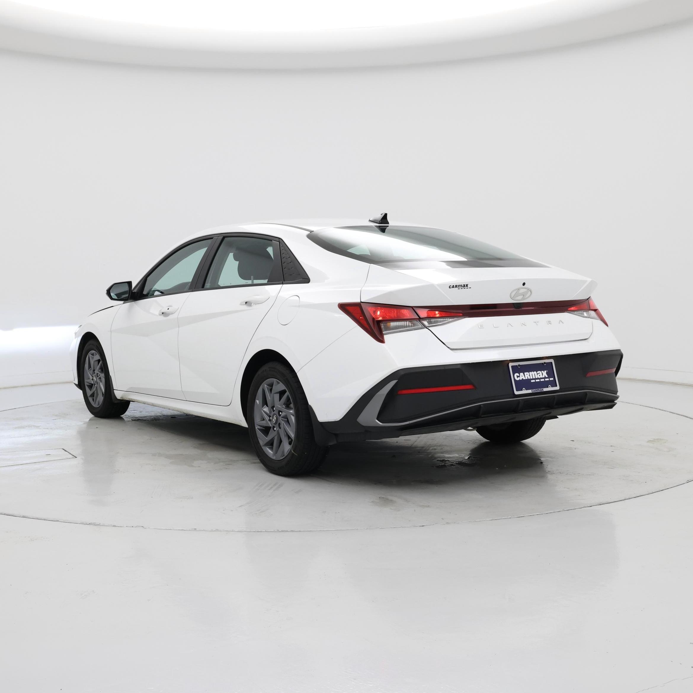 Thumbnail: 2024 Hyundai Elantra - 2