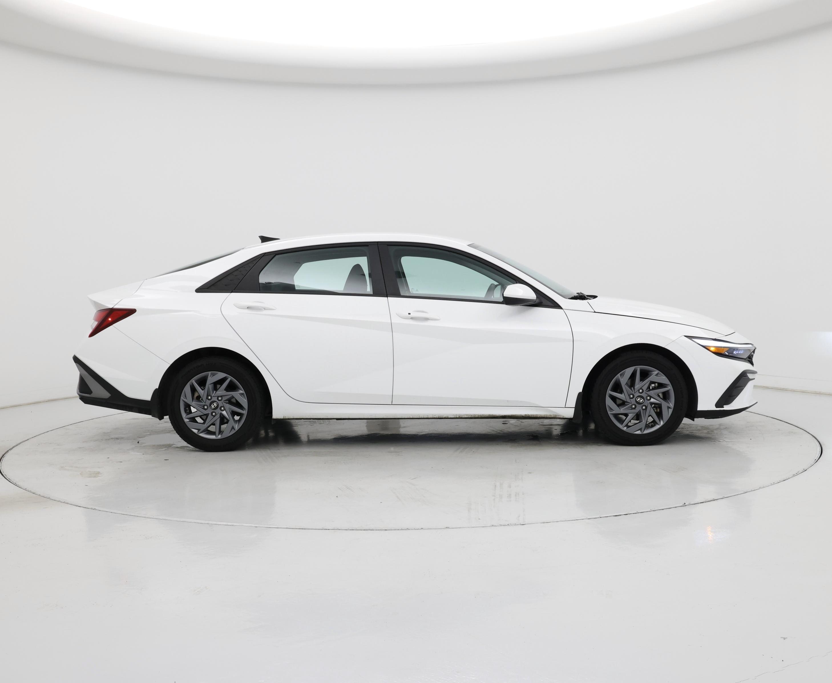 Thumbnail: 2024 Hyundai Elantra - 7