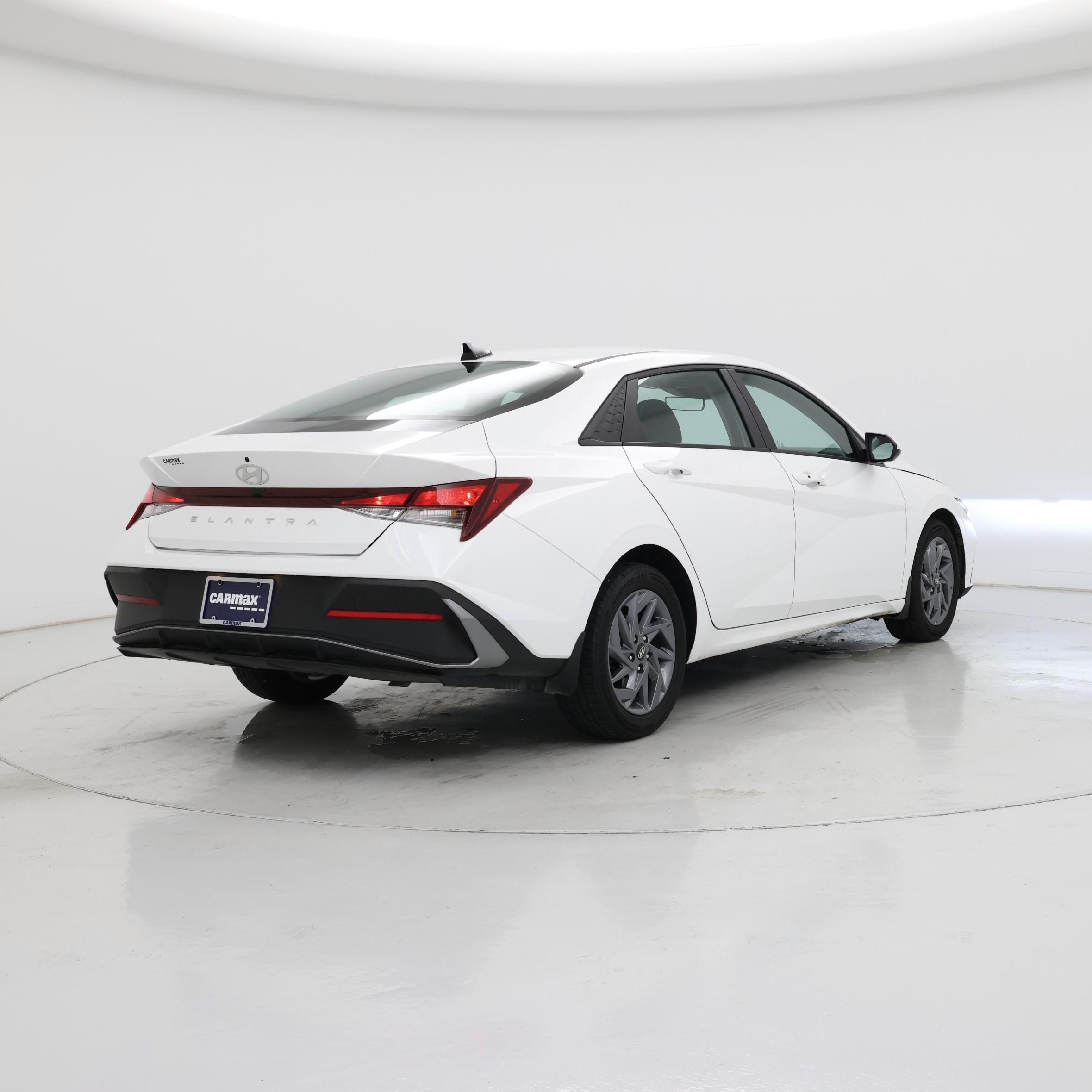 Thumbnail: 2024 Hyundai Elantra - 8