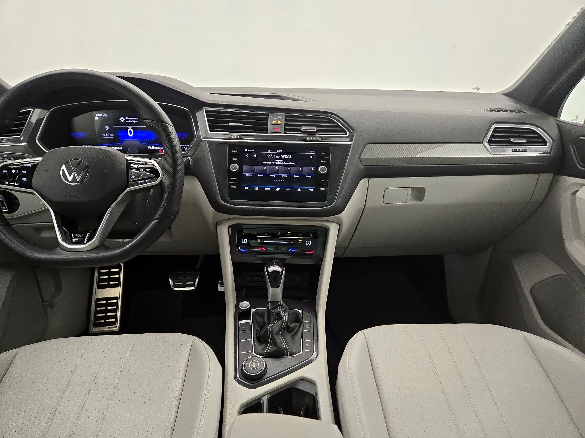 Thumbnail: 2023 Volkswagen Tiguan - 9
