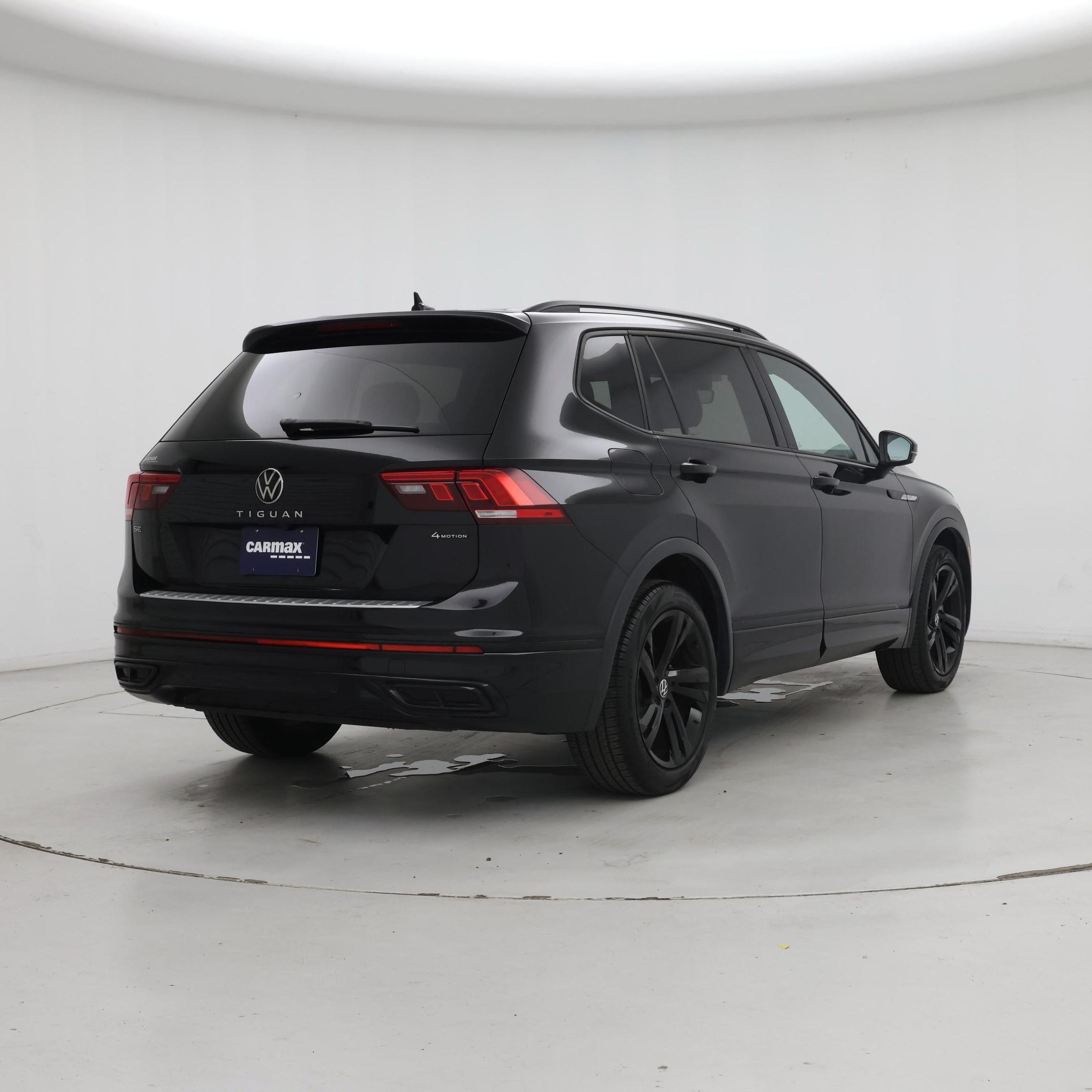 Thumbnail: 2023 Volkswagen Tiguan - 8