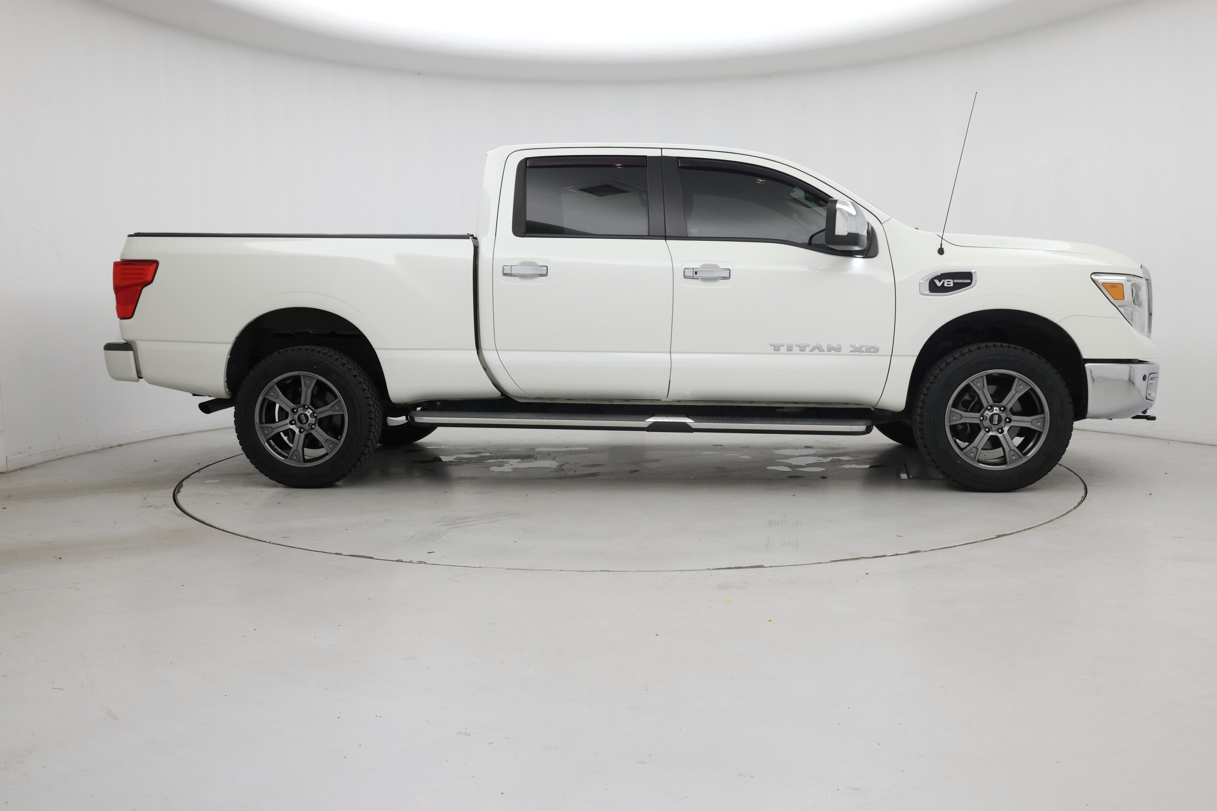Thumbnail: 2019 Nissan Titan - 7