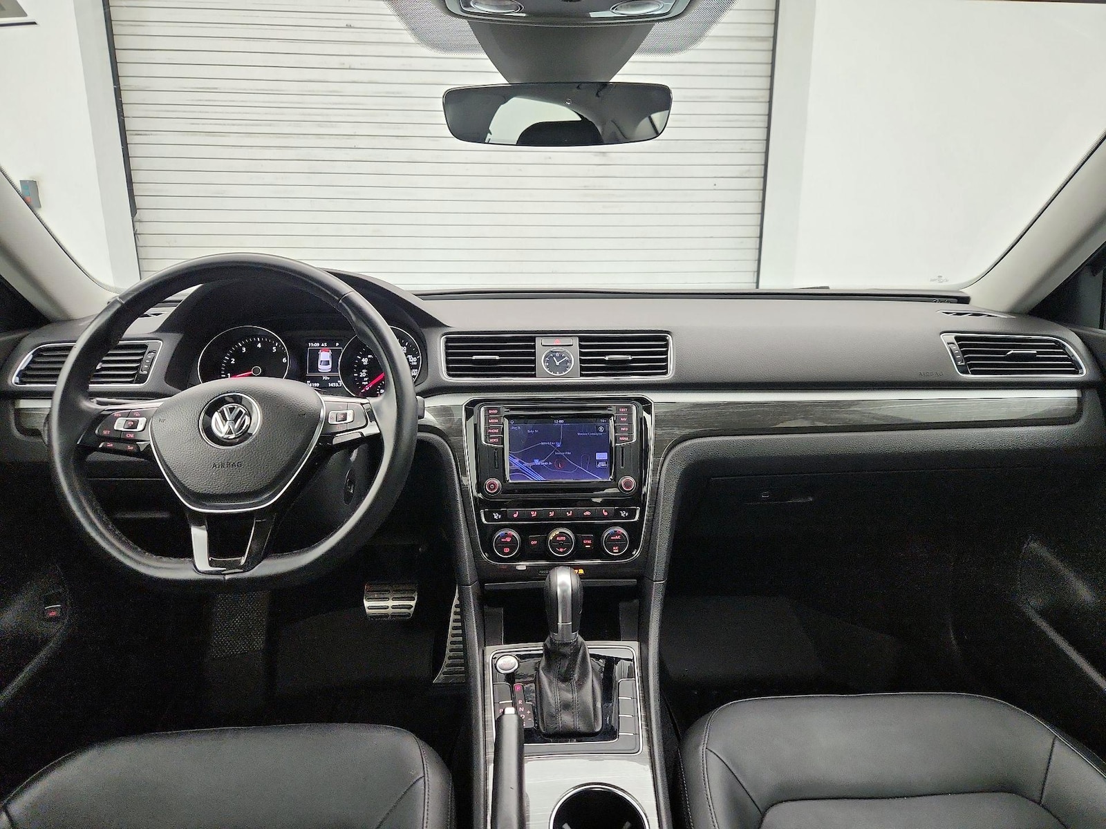 2017 Volkswagen Passat SEL Premium - Photo 10