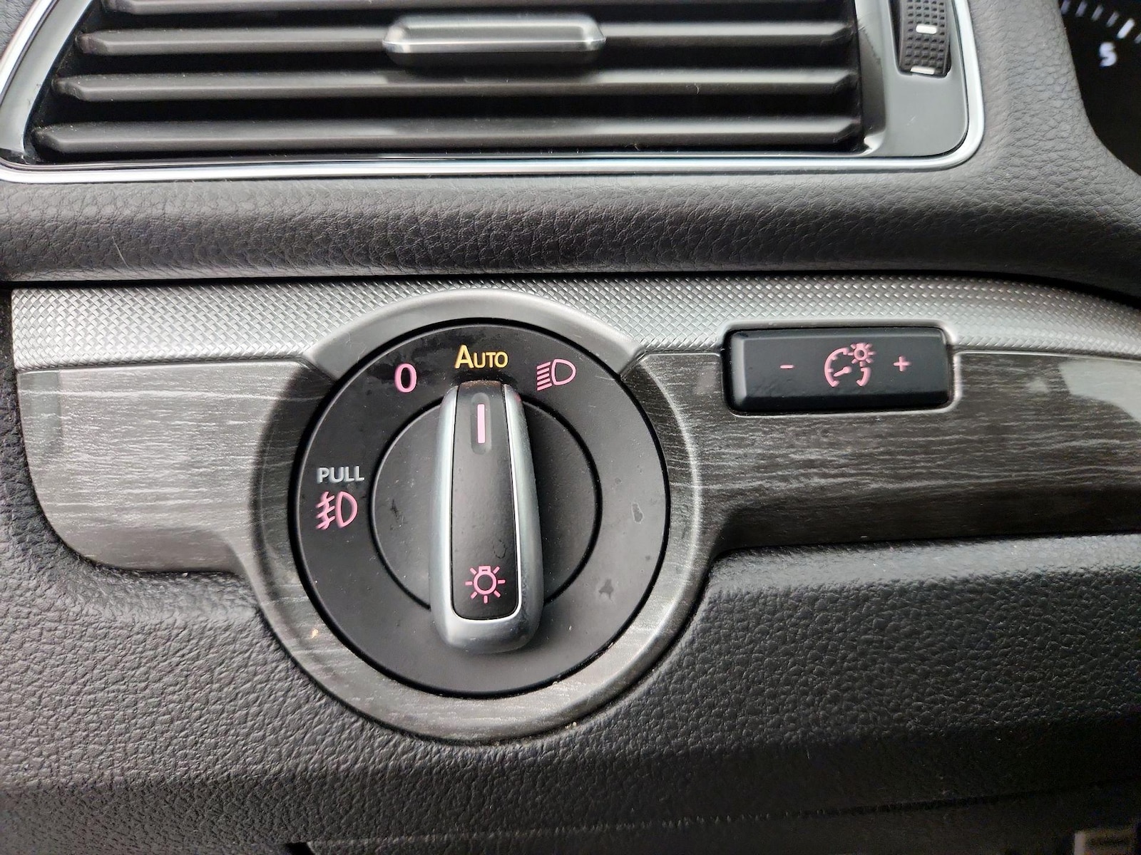 2017 Volkswagen Passat SEL Premium - Photo 14