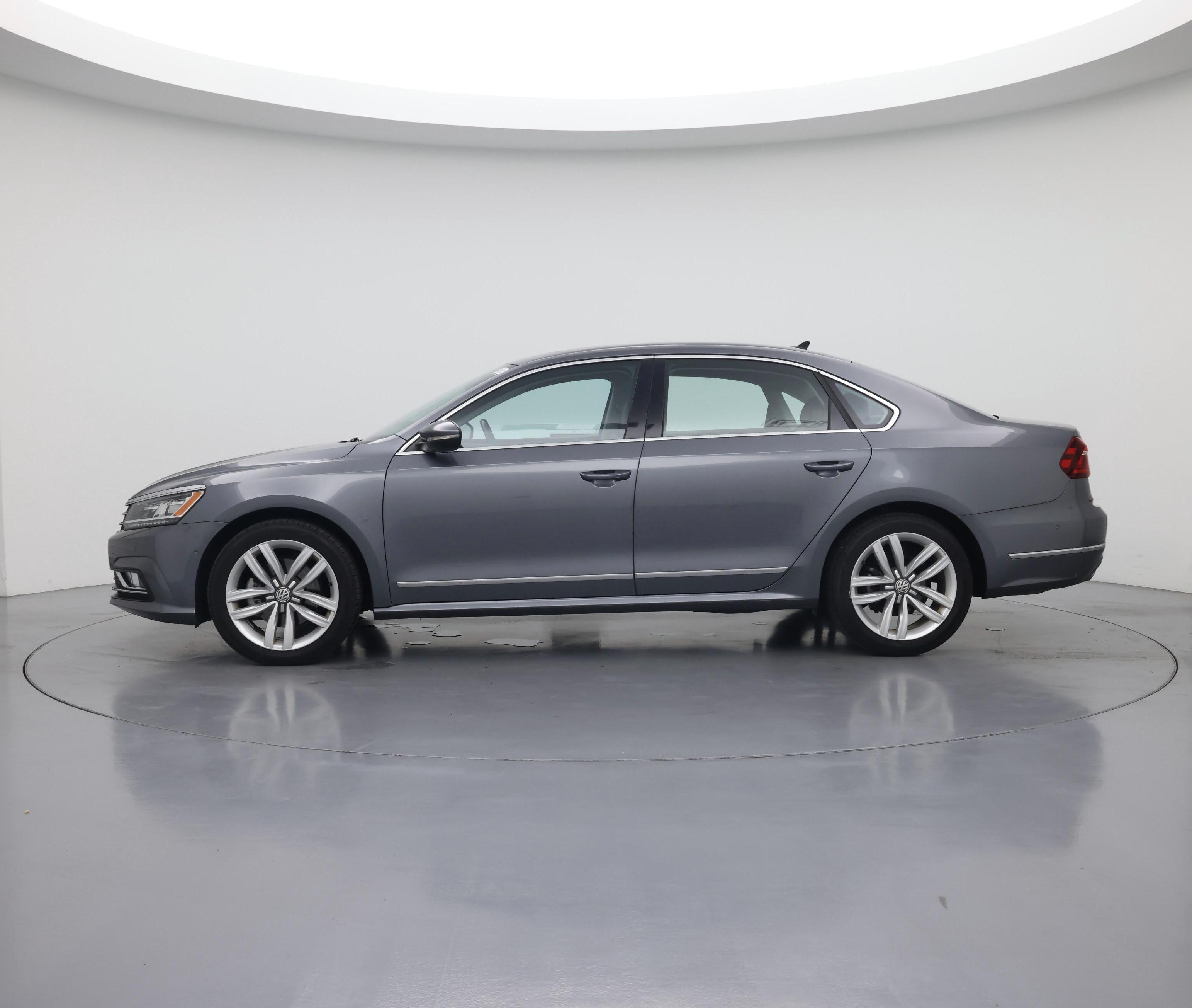 Thumbnail: 2017 Volkswagen Passat - 3