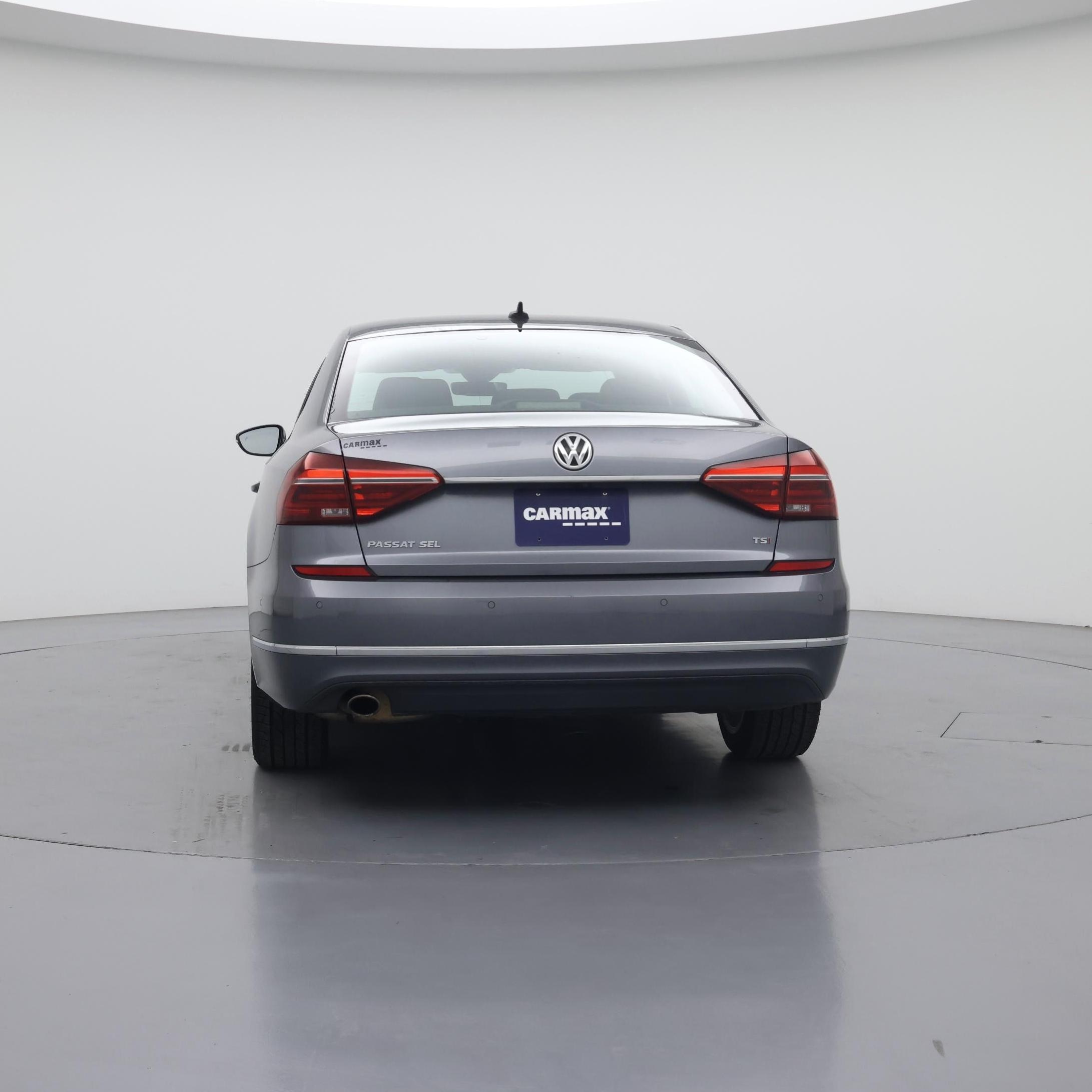 Thumbnail: 2017 Volkswagen Passat - 6