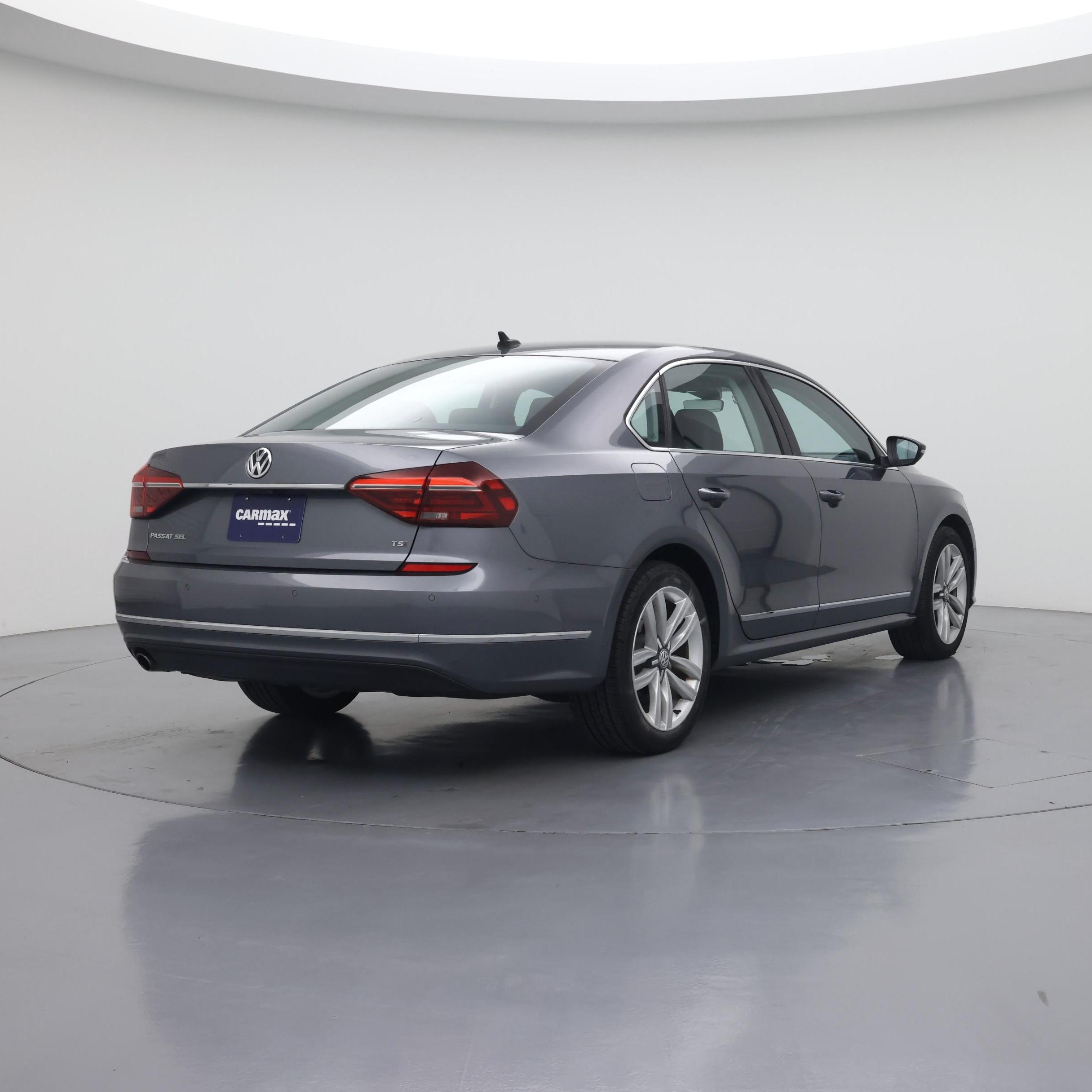 Thumbnail: 2017 Volkswagen Passat - 8