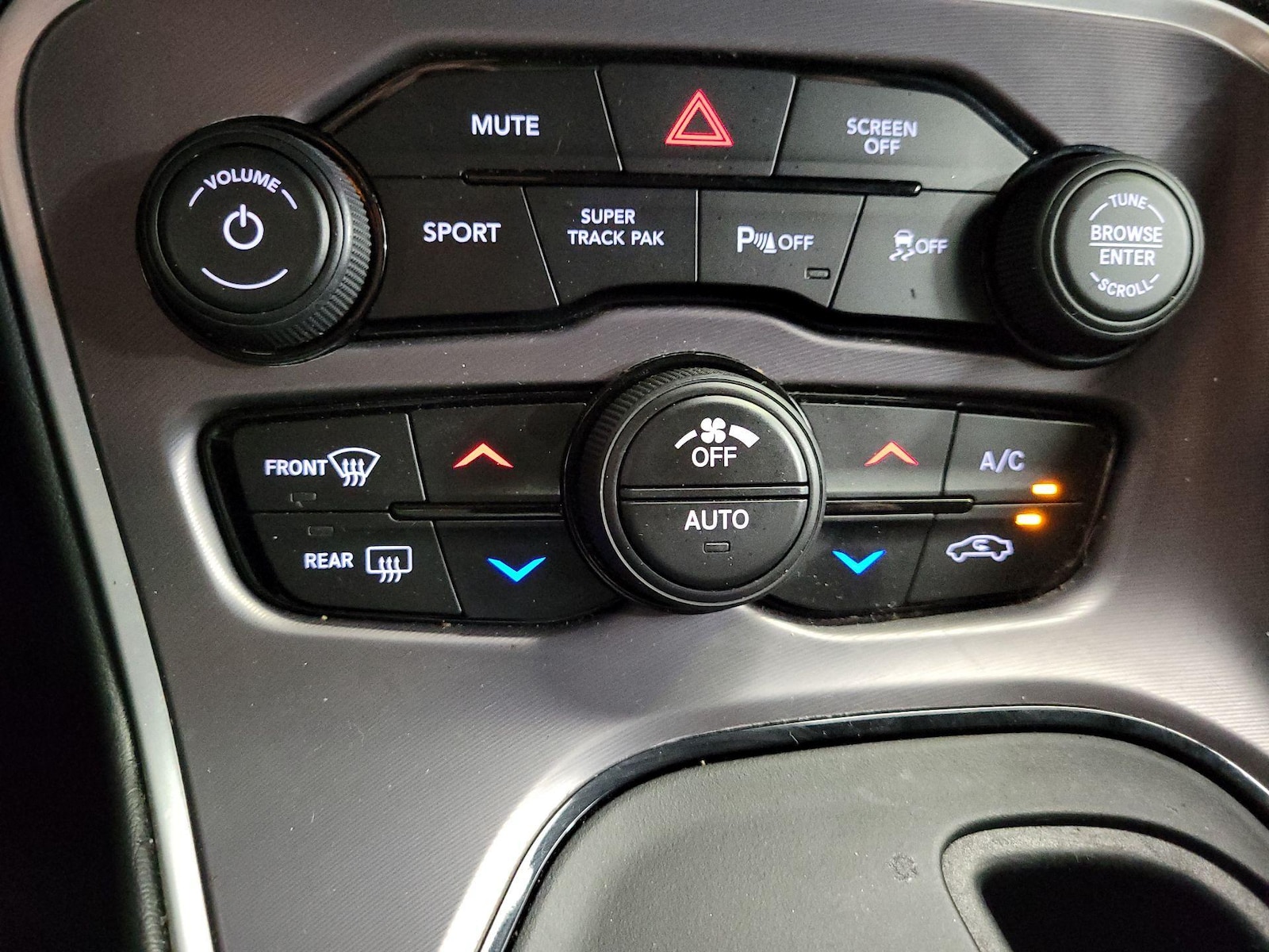 2022 Dodge Challenger R/T - Photo 18
