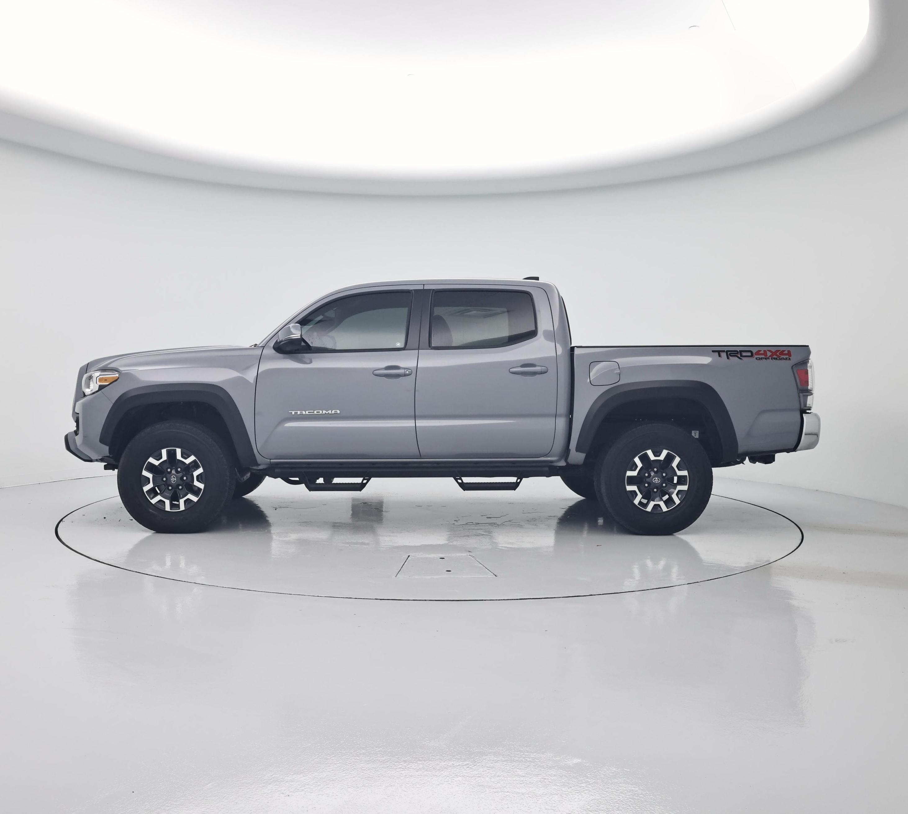 Thumbnail: 2020 Toyota Tacoma - 3