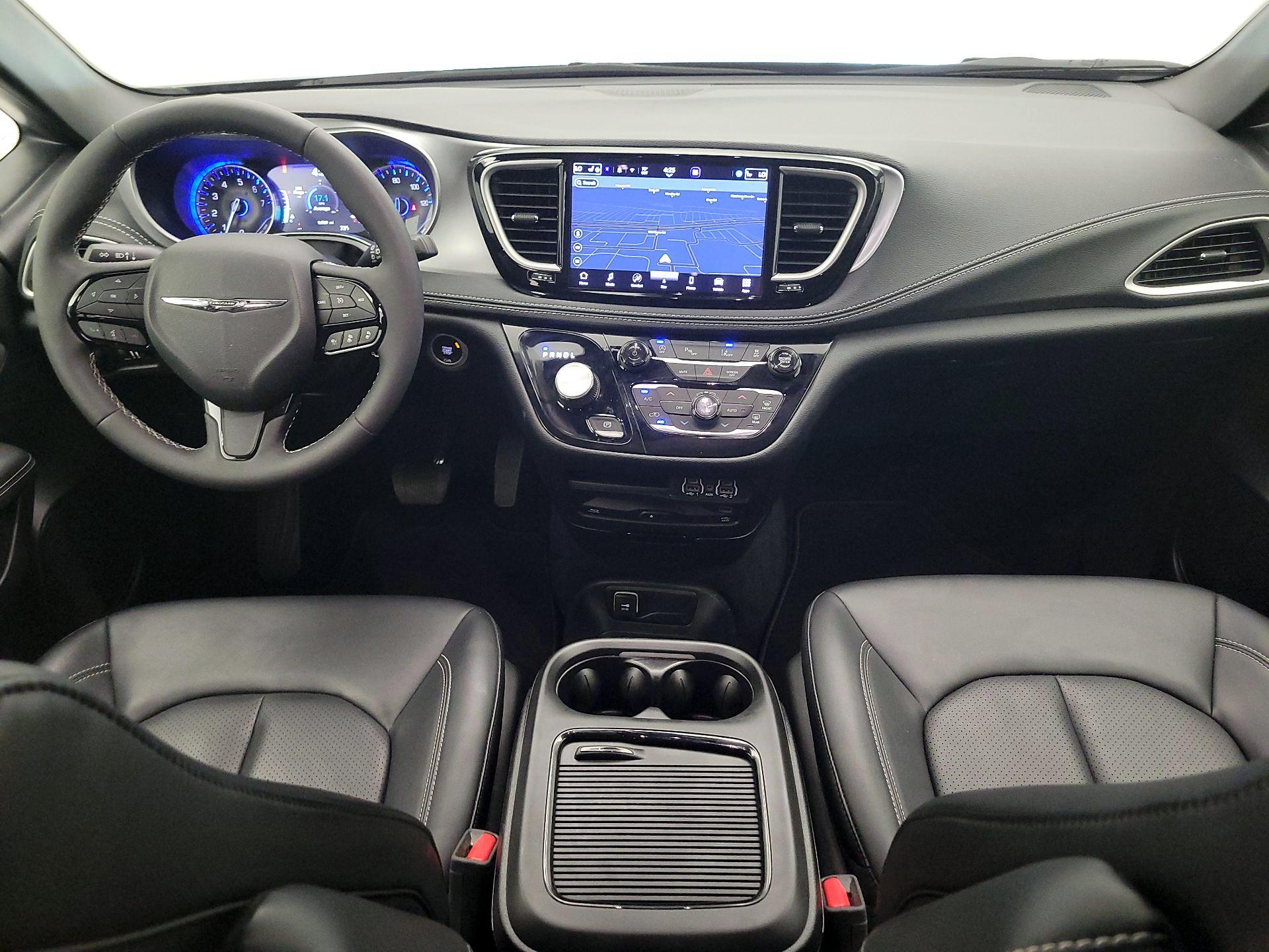 Thumbnail: 2024 Chrysler Pacifica - 9