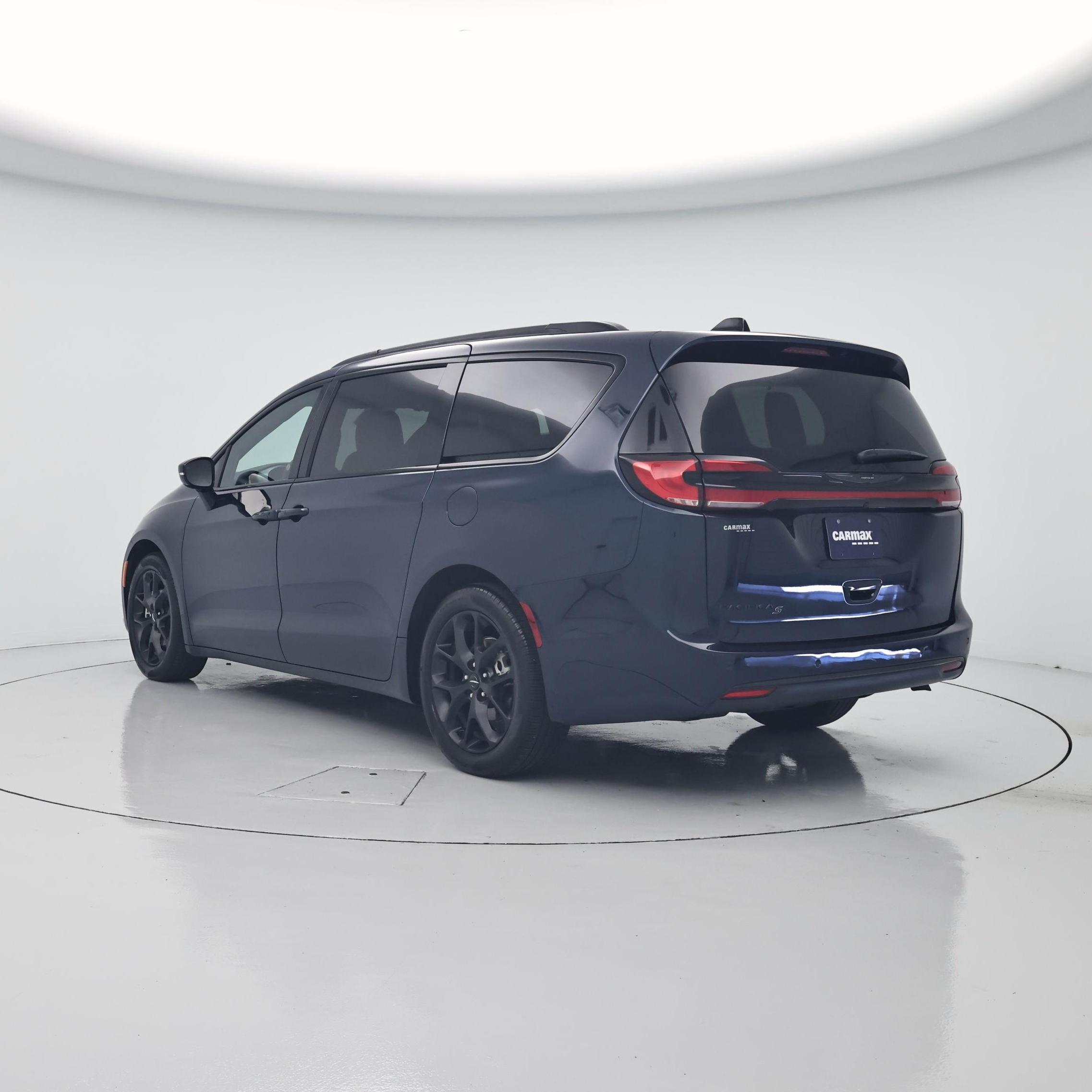 Thumbnail: 2024 Chrysler Pacifica - 2