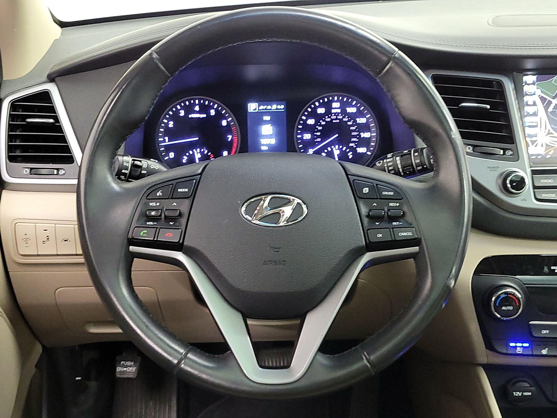 Thumbnail: 2016 Hyundai Tucson - 10