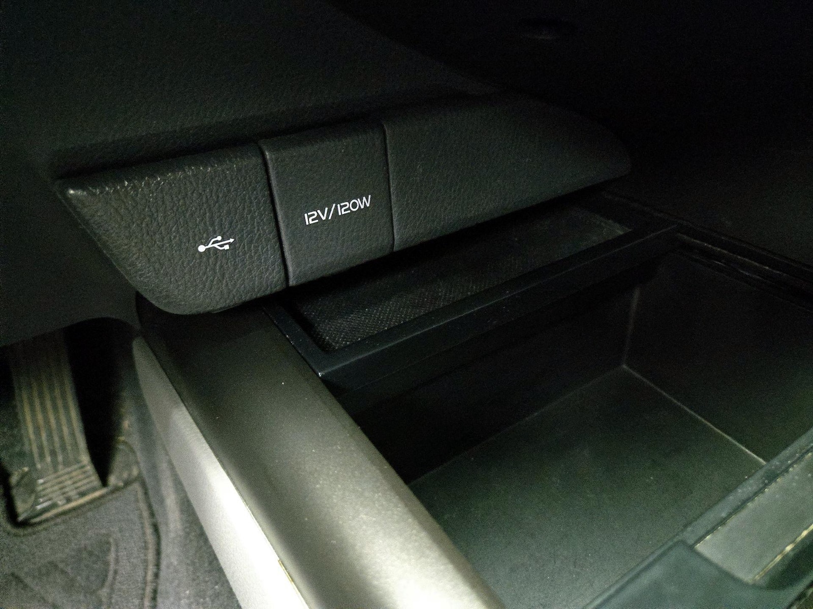 2024 Toyota Camry LE - Photo 19