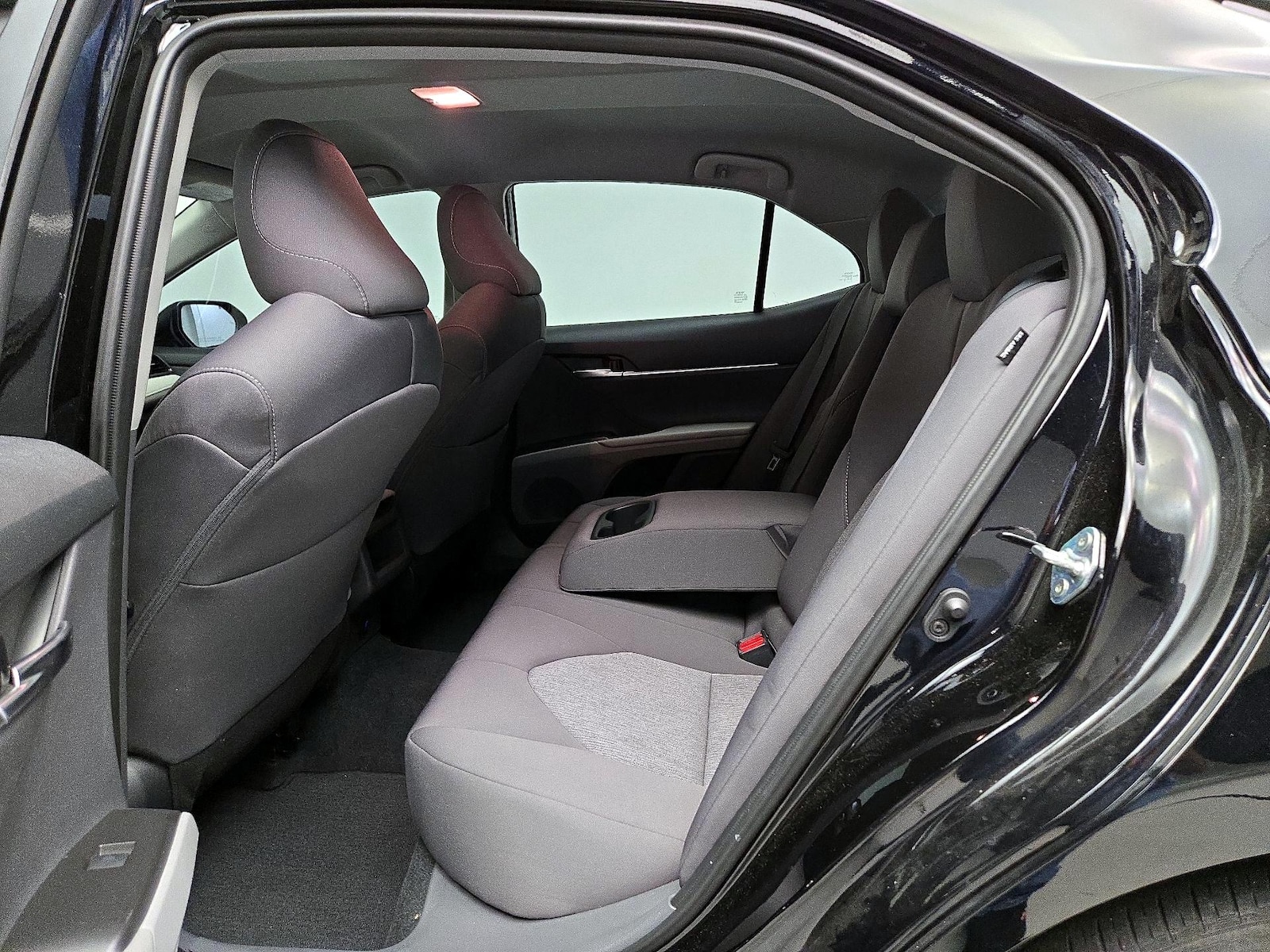 2024 Toyota Camry LE - Photo 20