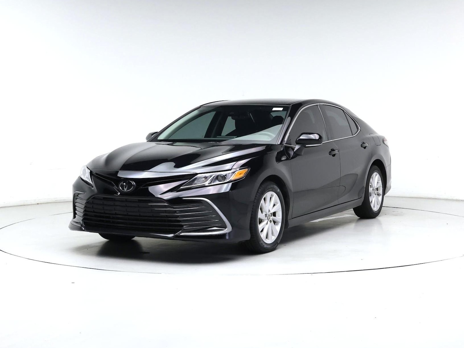 2024 Toyota Camry LE - Photo 5
