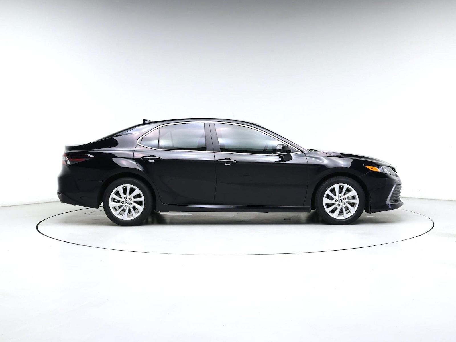 2024 Toyota Camry LE - Photo 8