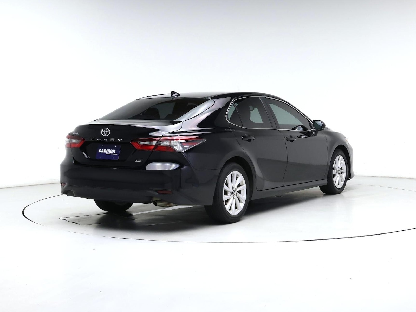 2024 Toyota Camry LE - Photo 9