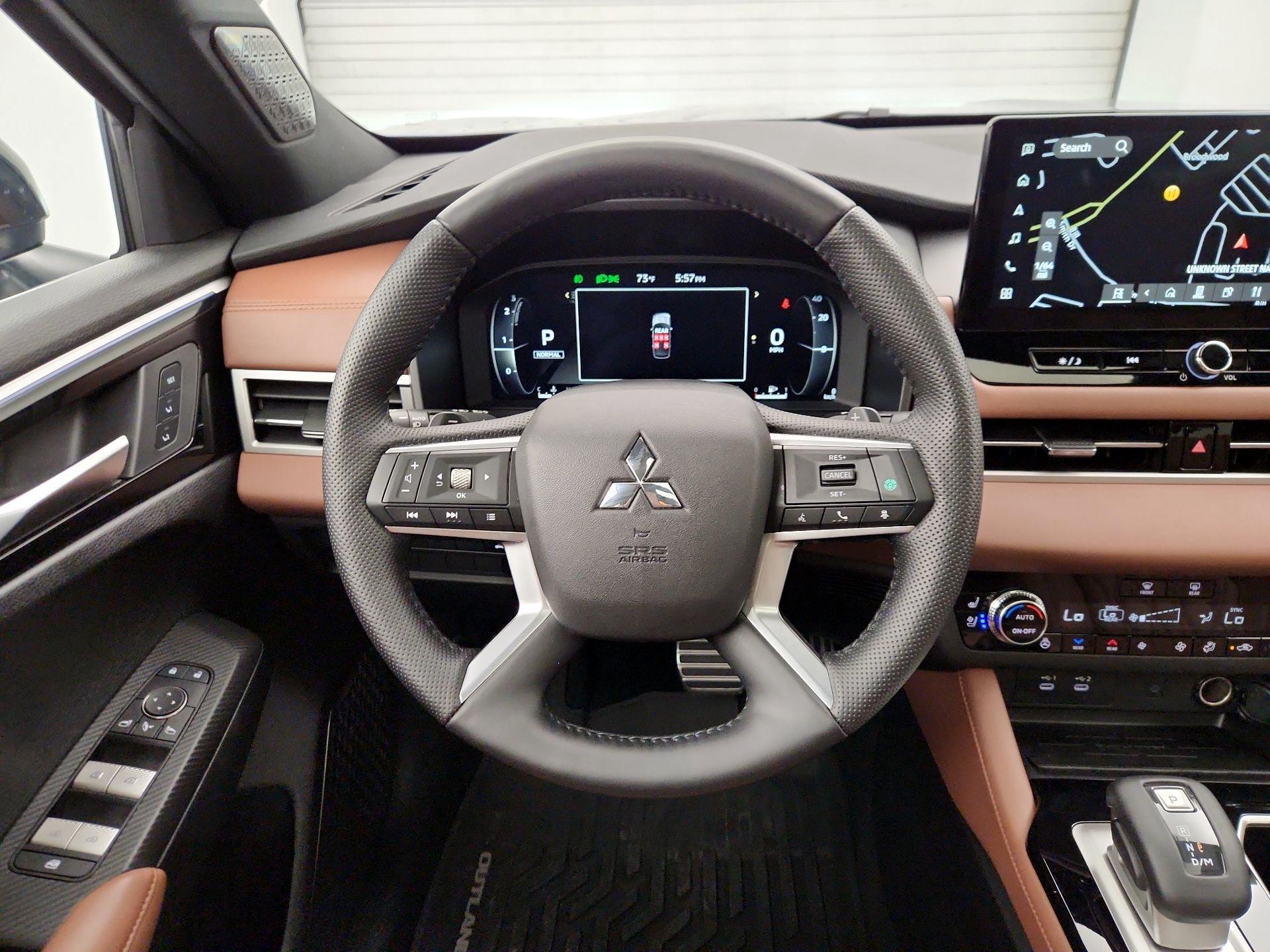 Thumbnail: 2025 Mitsubishi Outlander - 10