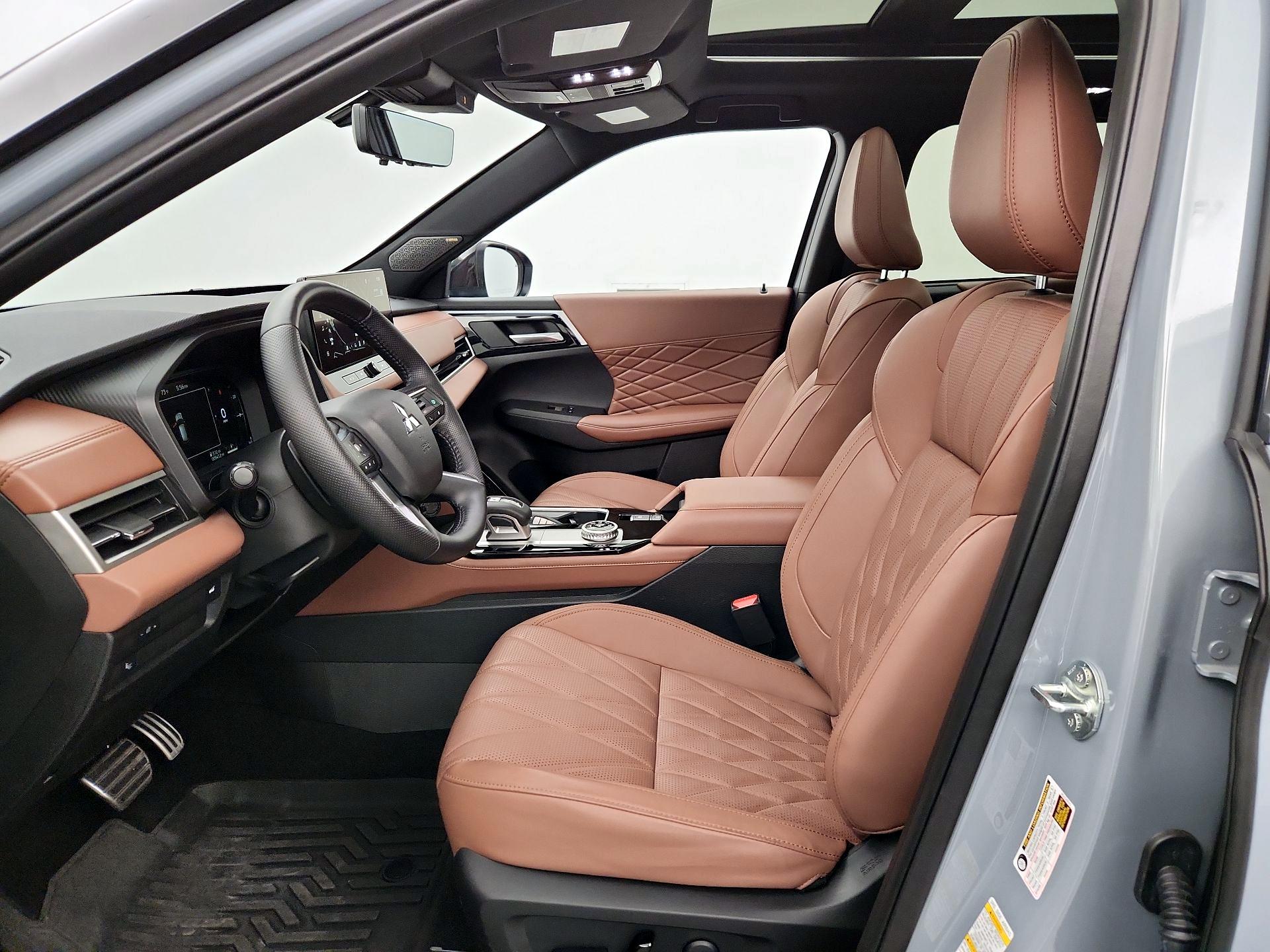 Thumbnail: 2025 Mitsubishi Outlander - 11