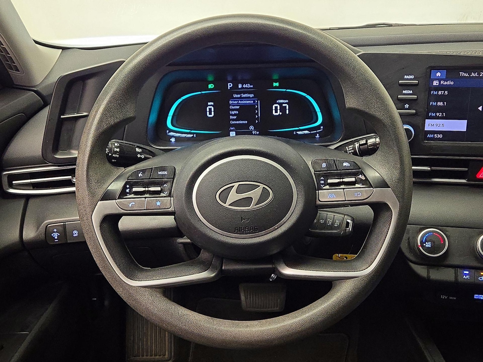 2024 Hyundai Elantra SE - Photo 11