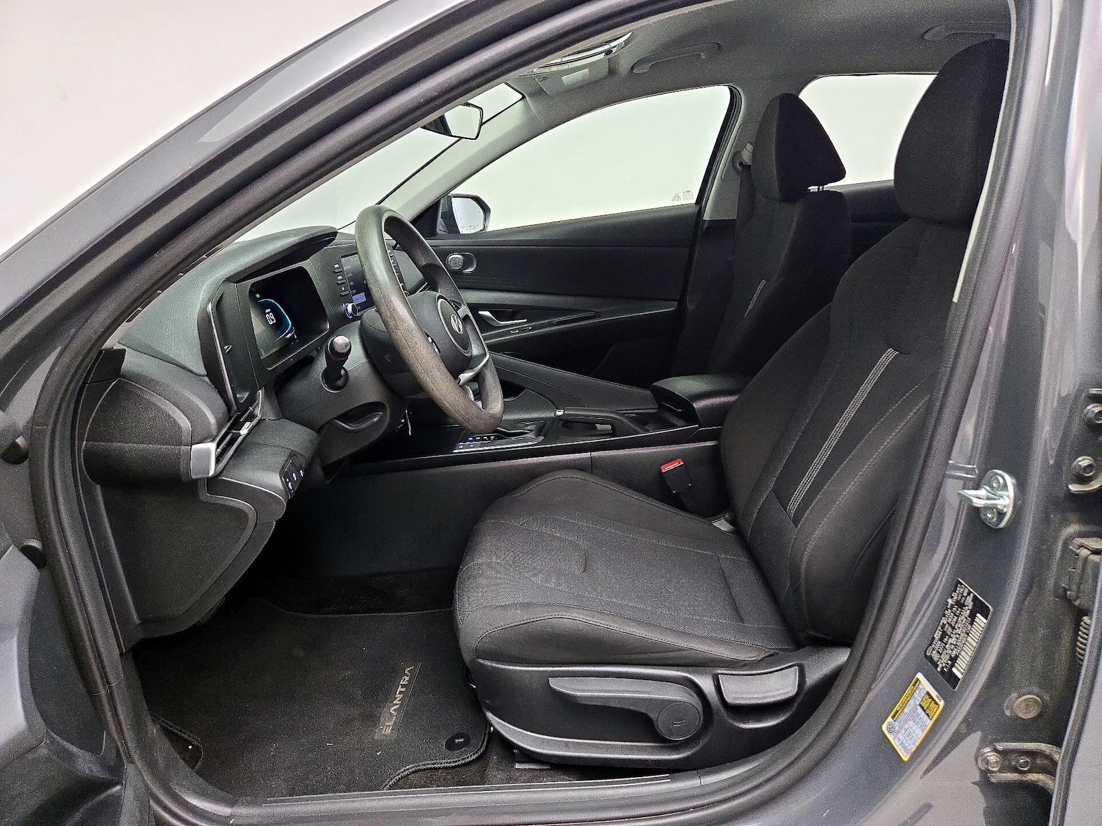2024 Hyundai Elantra SE - Photo 12