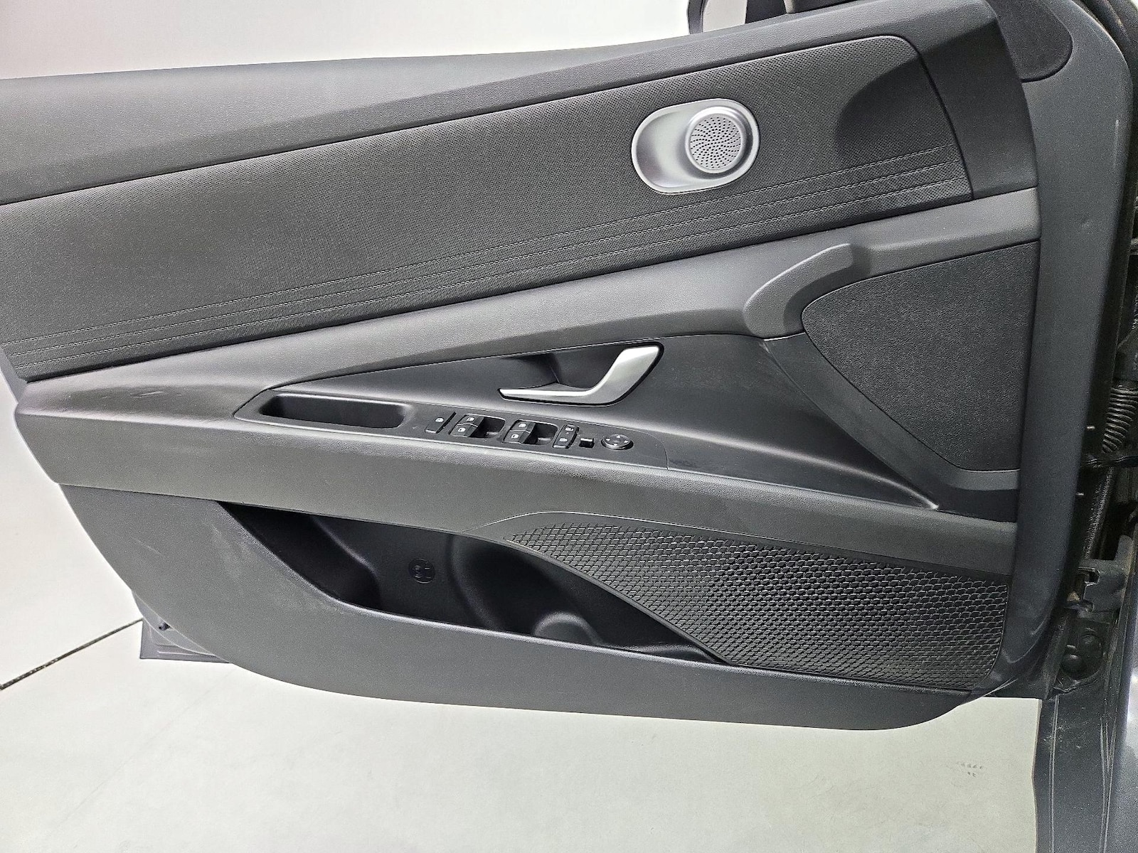 2024 Hyundai Elantra SE - Photo 13