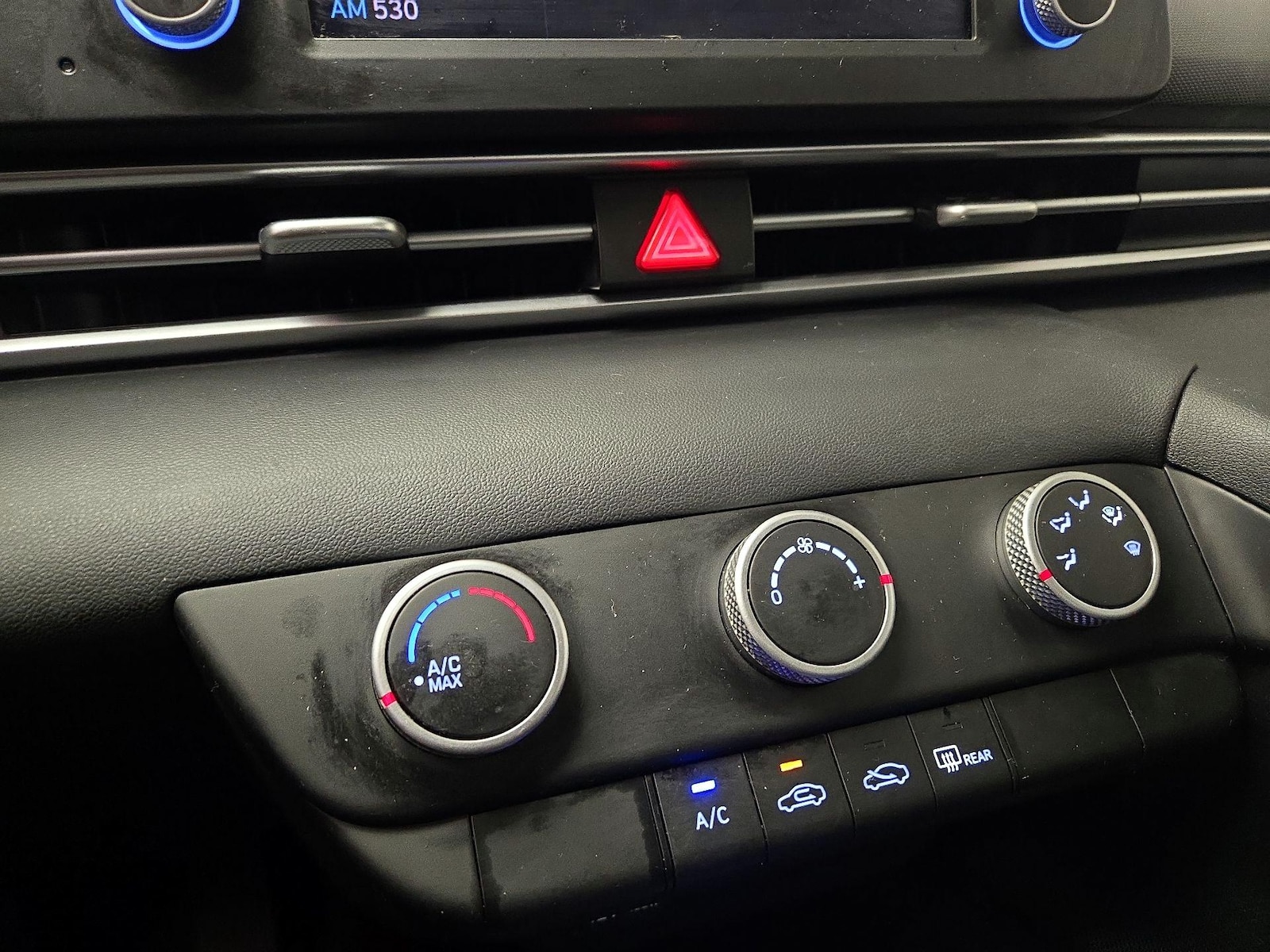 2024 Hyundai Elantra SE - Photo 17