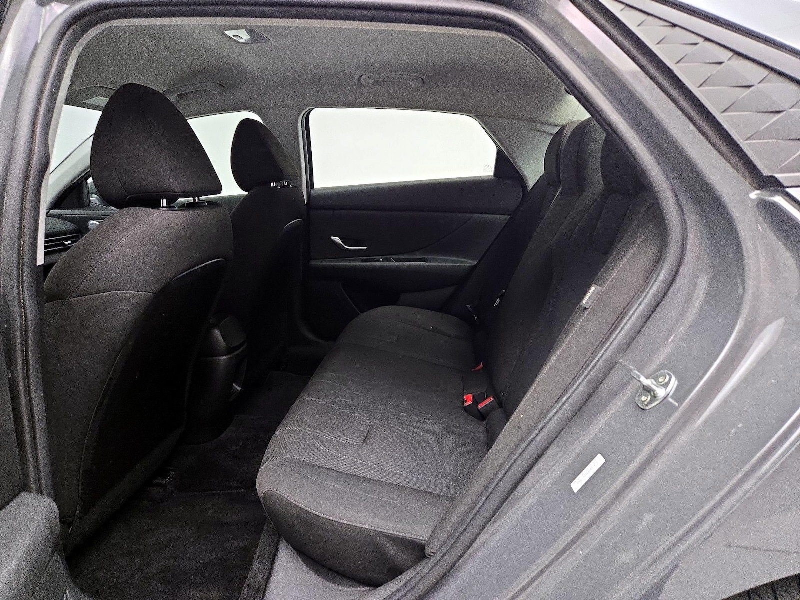 2024 Hyundai Elantra SE - Photo 20