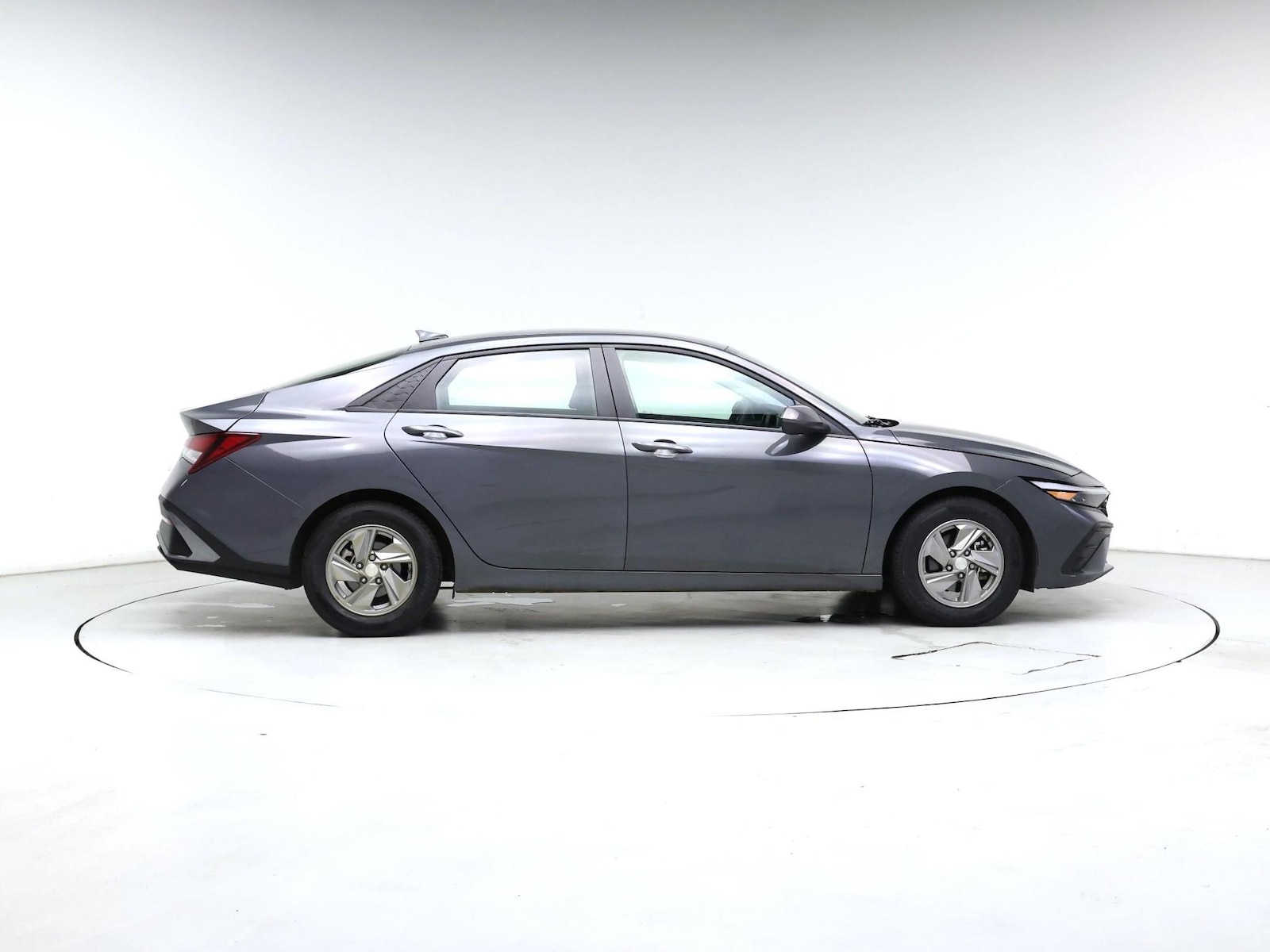 2024 Hyundai Elantra SE - Photo 8