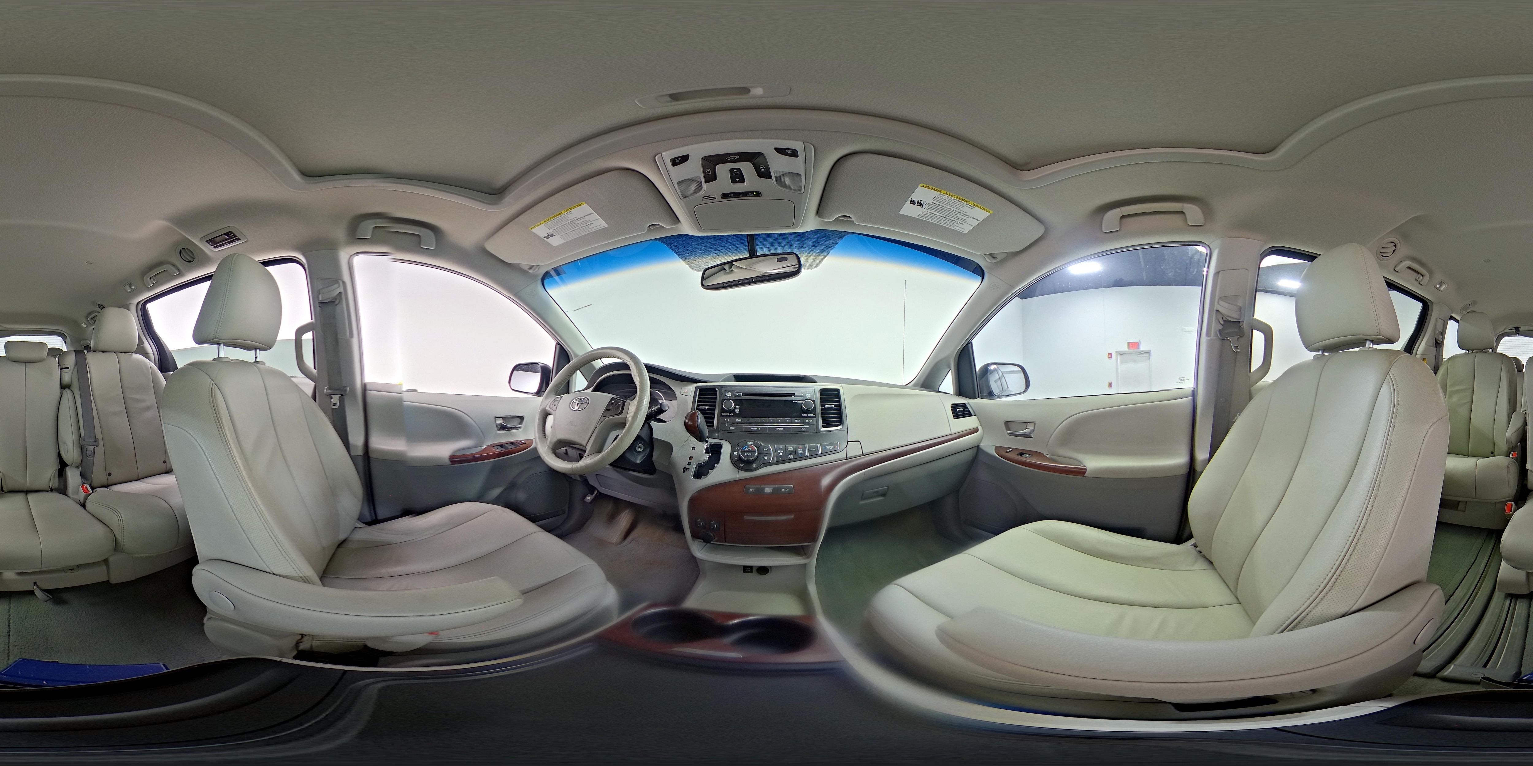 2014 Toyota Sienna XLE - Photo 27