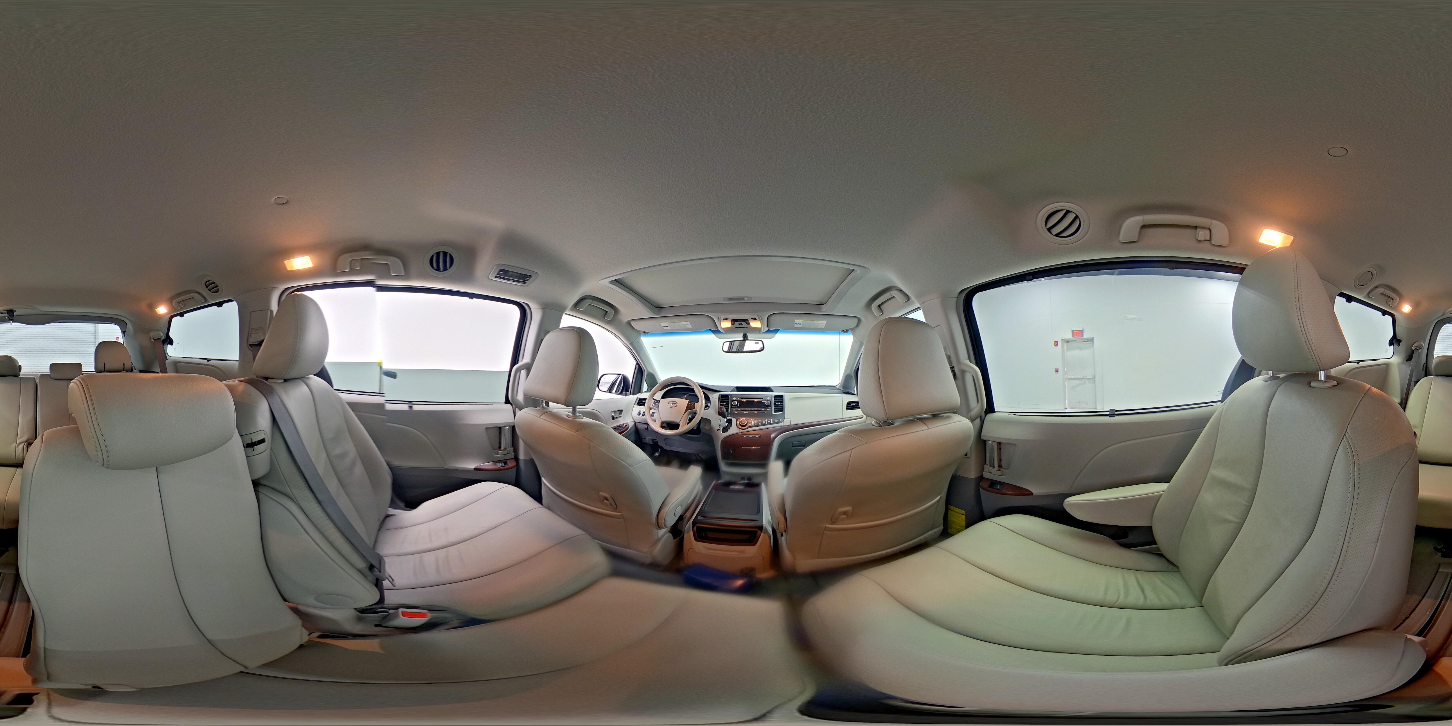 2014 Toyota Sienna XLE - Photo 28