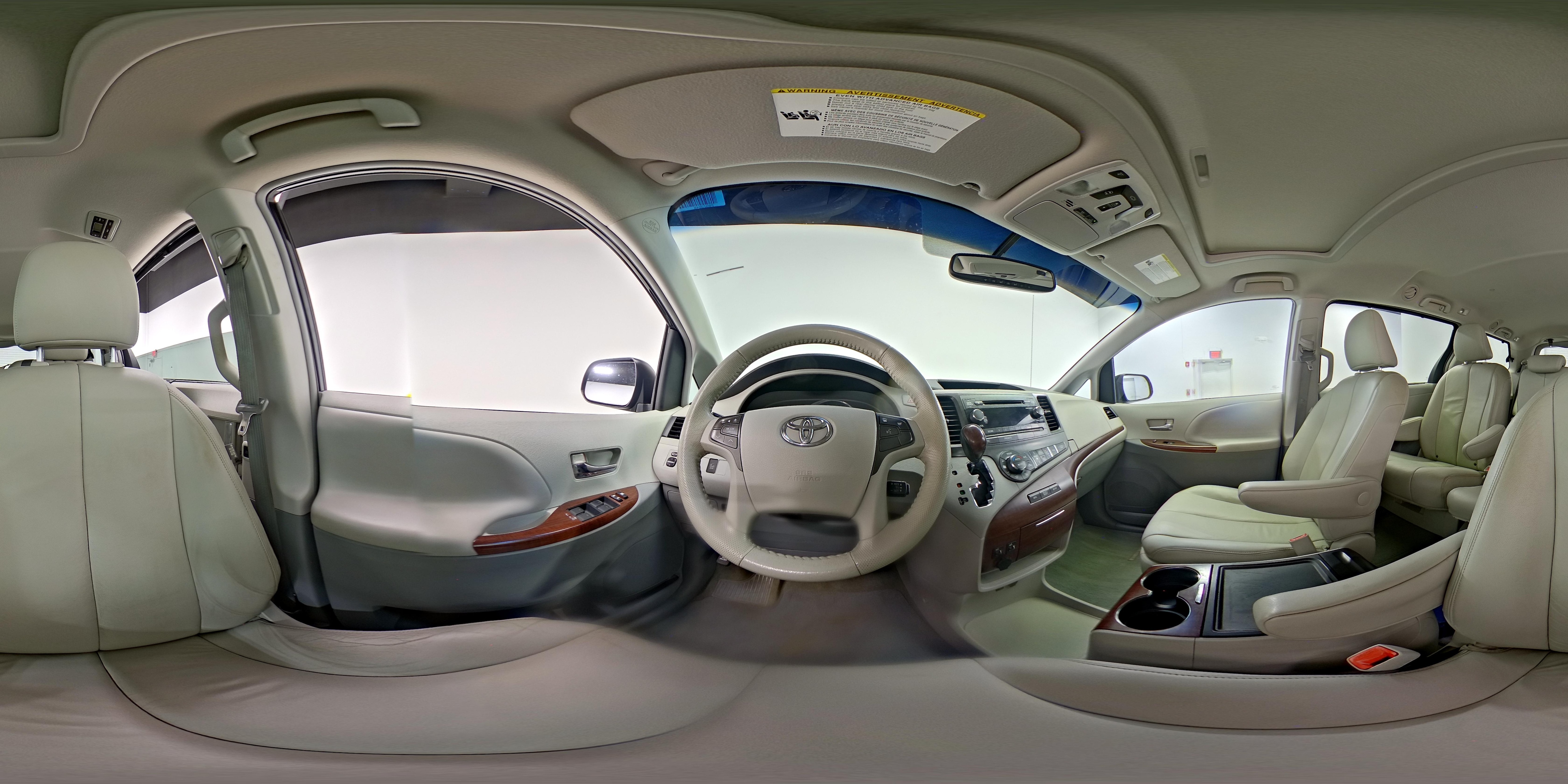 2014 Toyota Sienna XLE - Photo 29