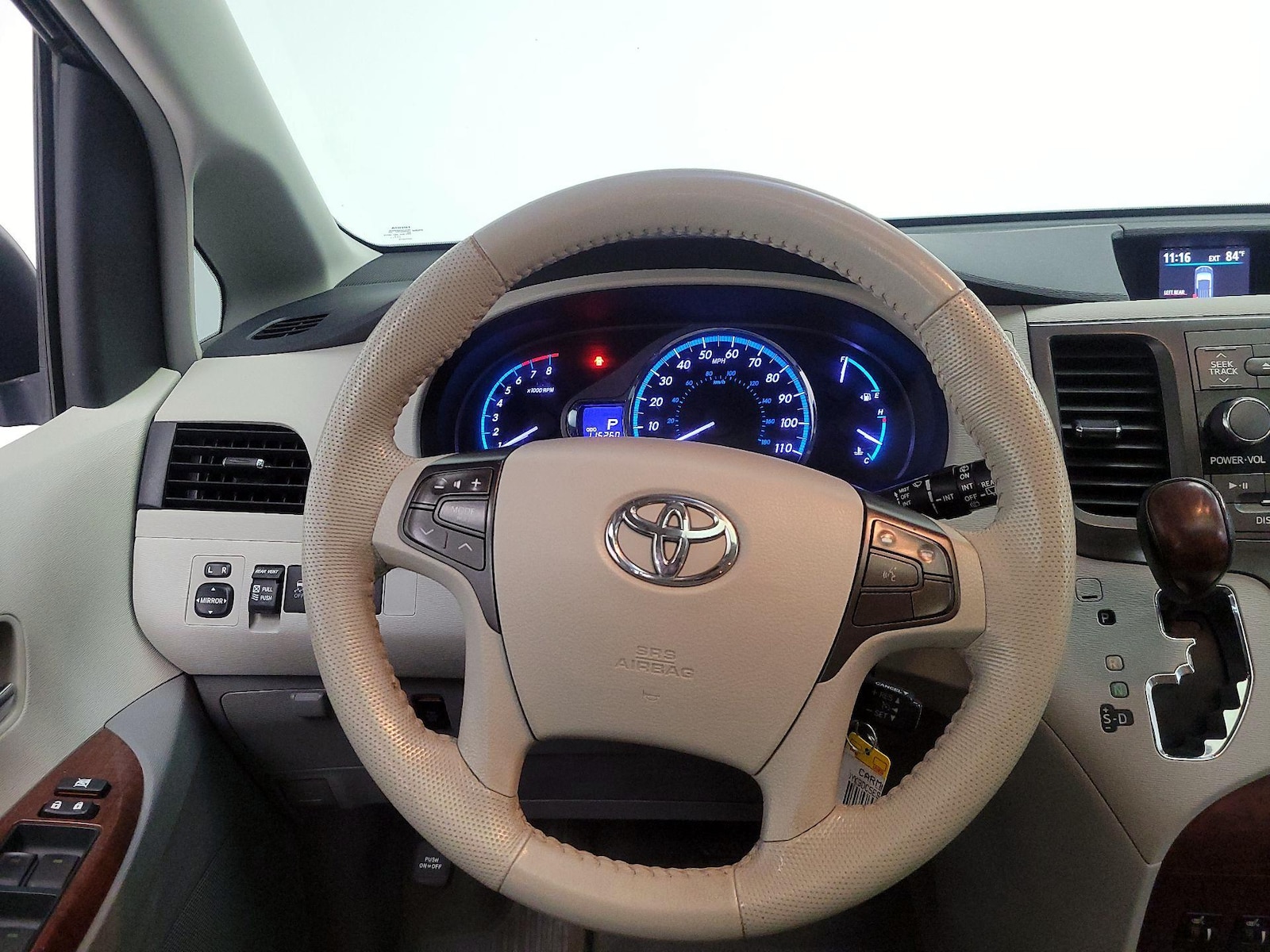 2014 Toyota Sienna XLE - Photo 11