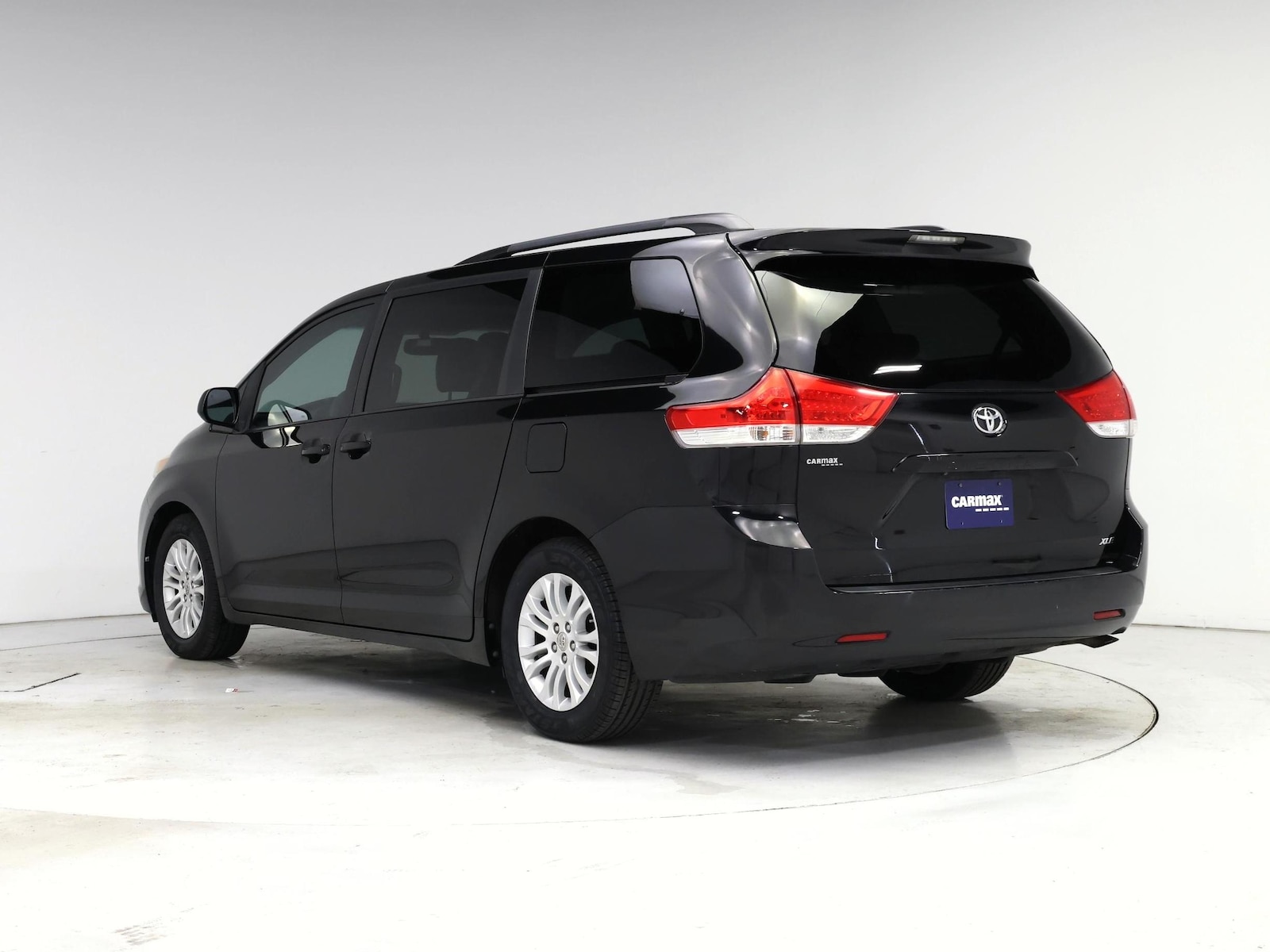 2014 Toyota Sienna XLE - Photo 3