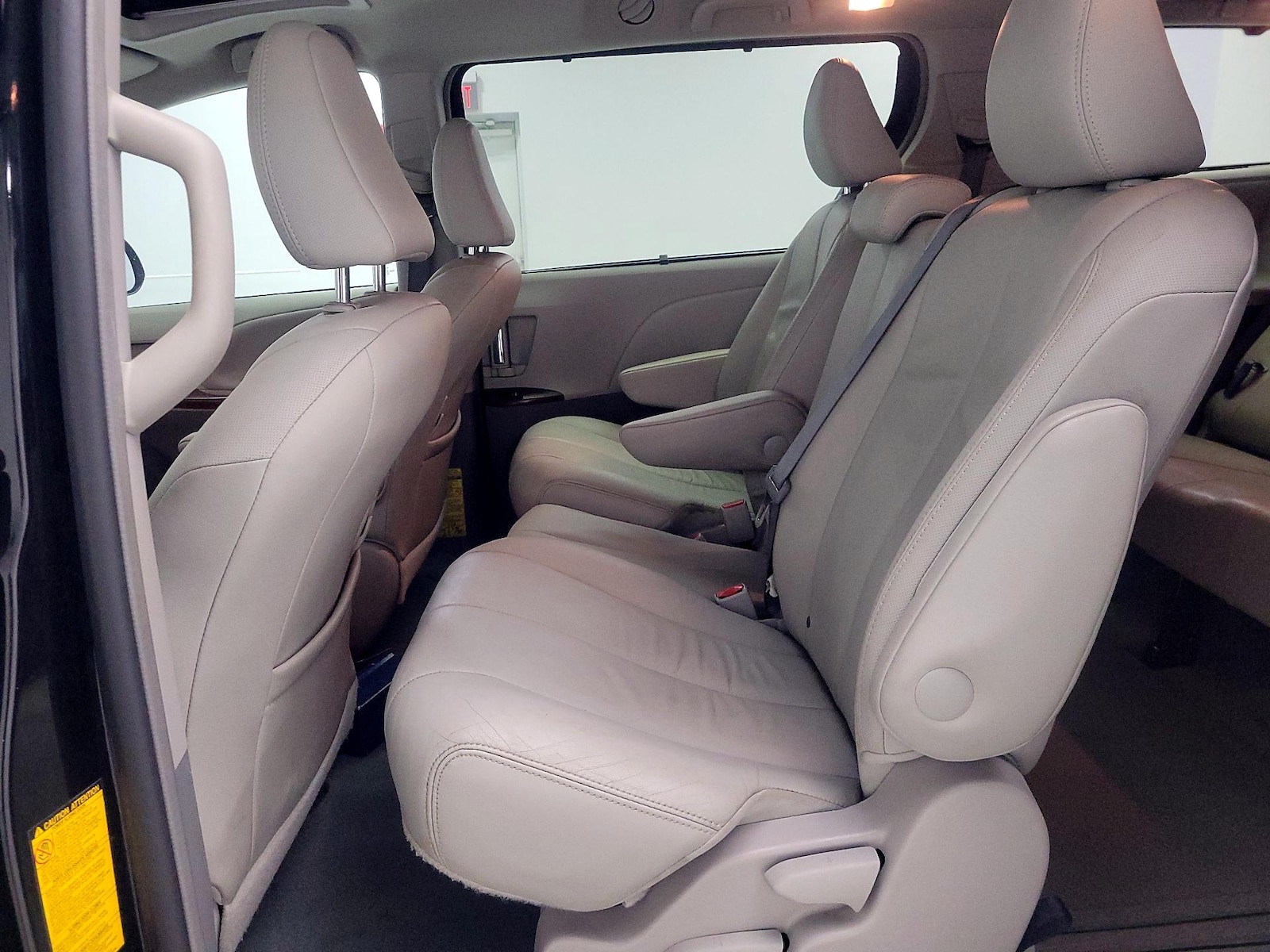 2014 Toyota Sienna XLE - Photo 21