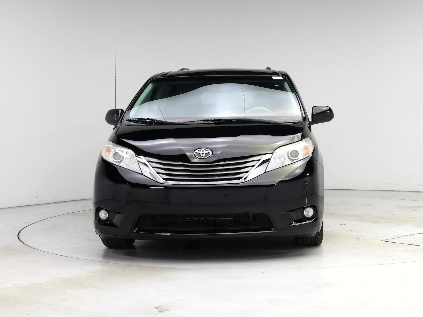 2014 Toyota Sienna XLE - Photo 6