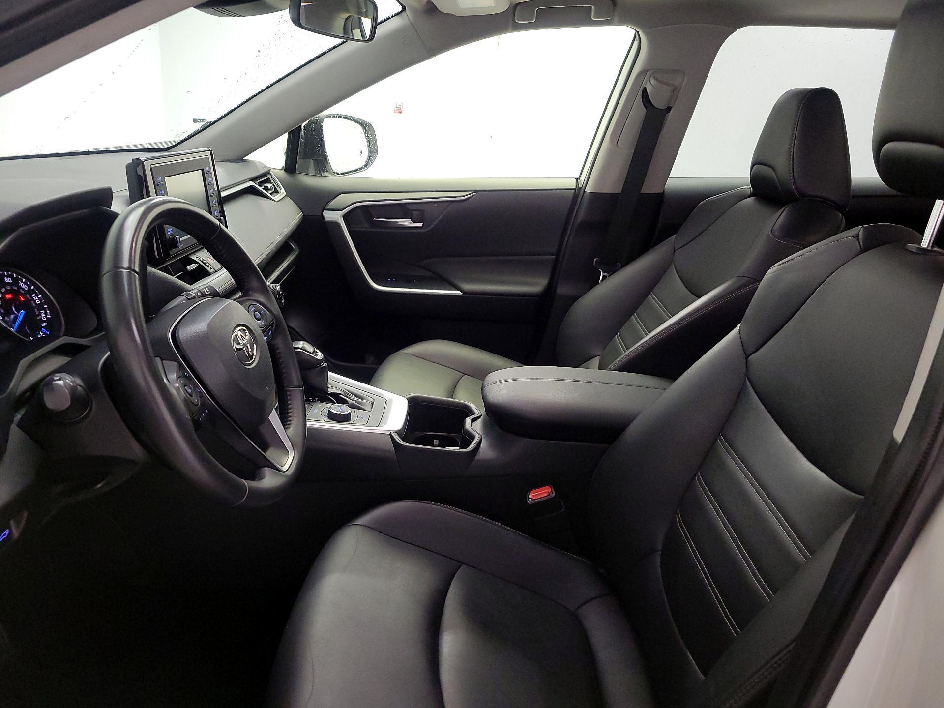 Thumbnail: 2022 Toyota RAV4 - 11