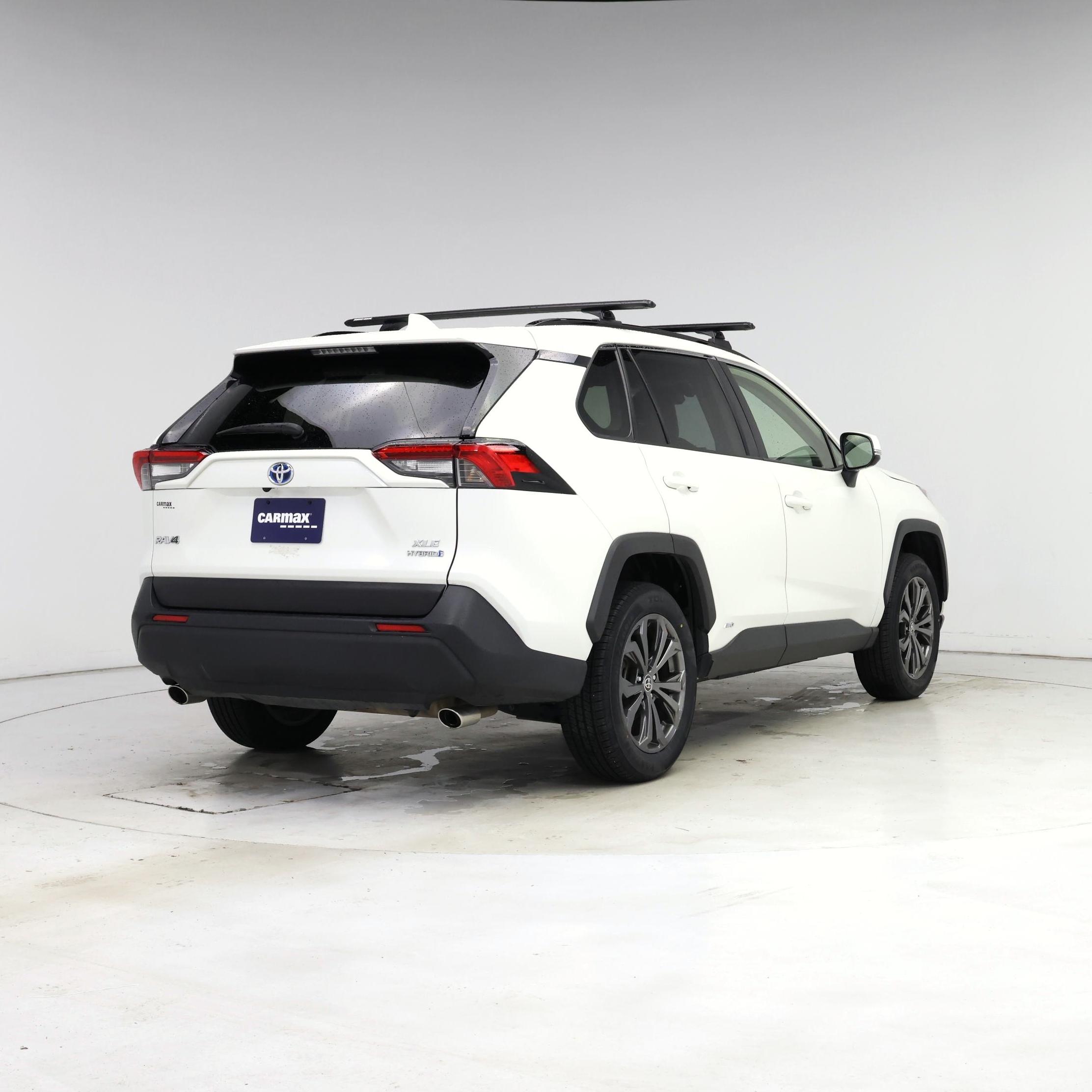 Thumbnail: 2022 Toyota RAV4 - 8