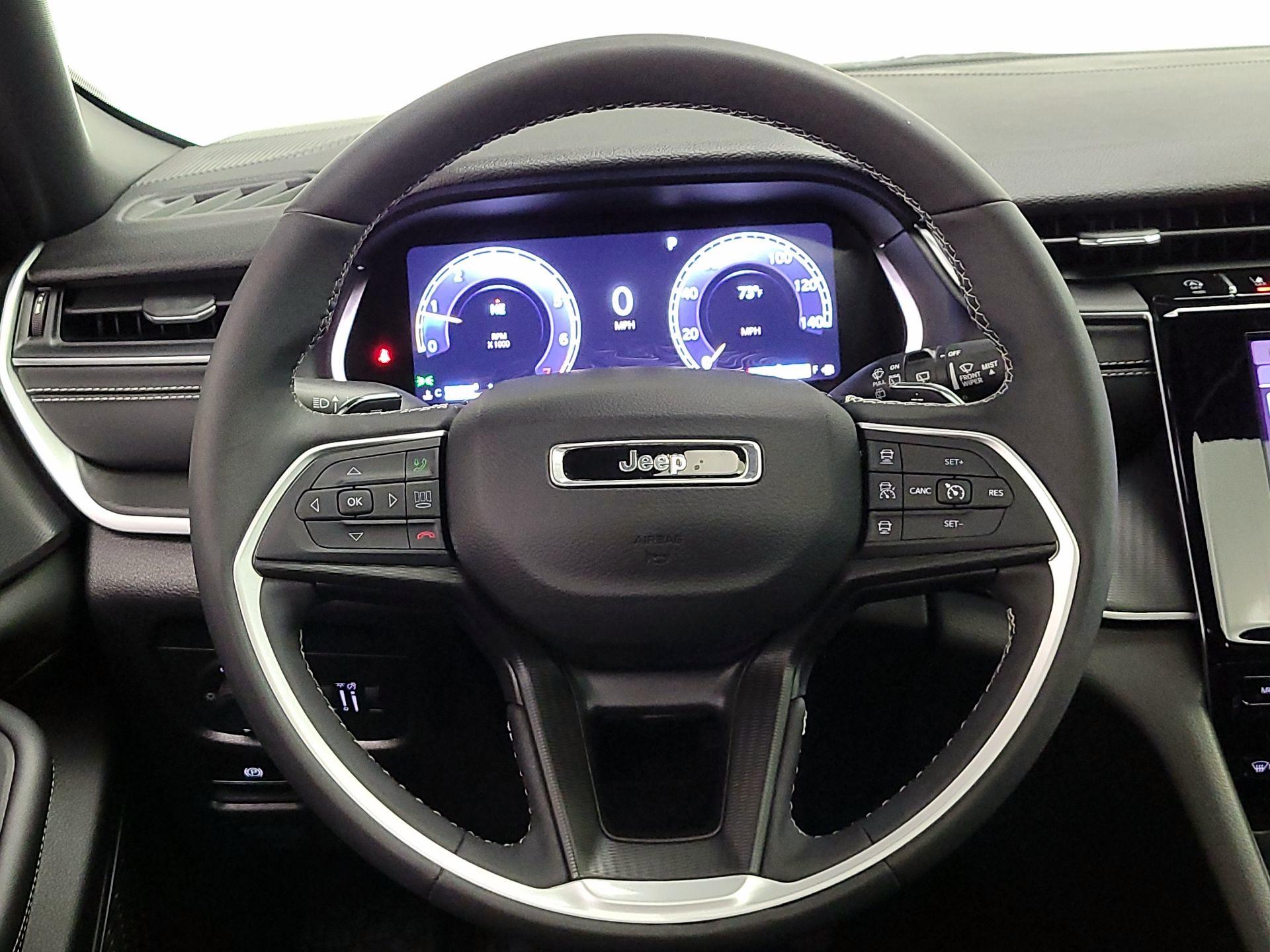 Thumbnail: 2024 Jeep Grand Cherokee - 10
