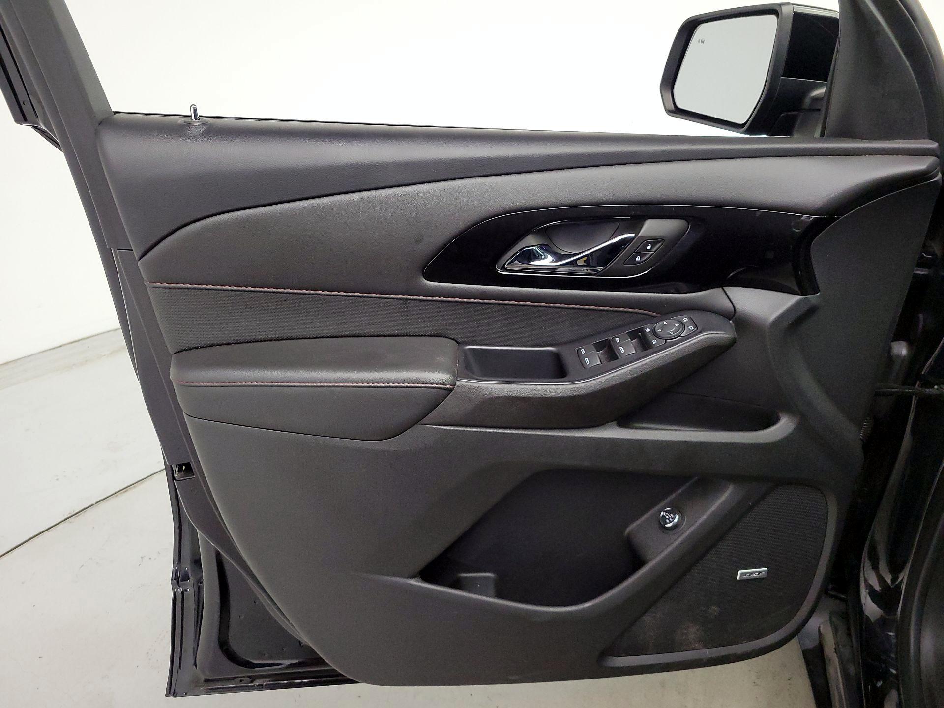 Thumbnail: 2022 Chevrolet Traverse - 12