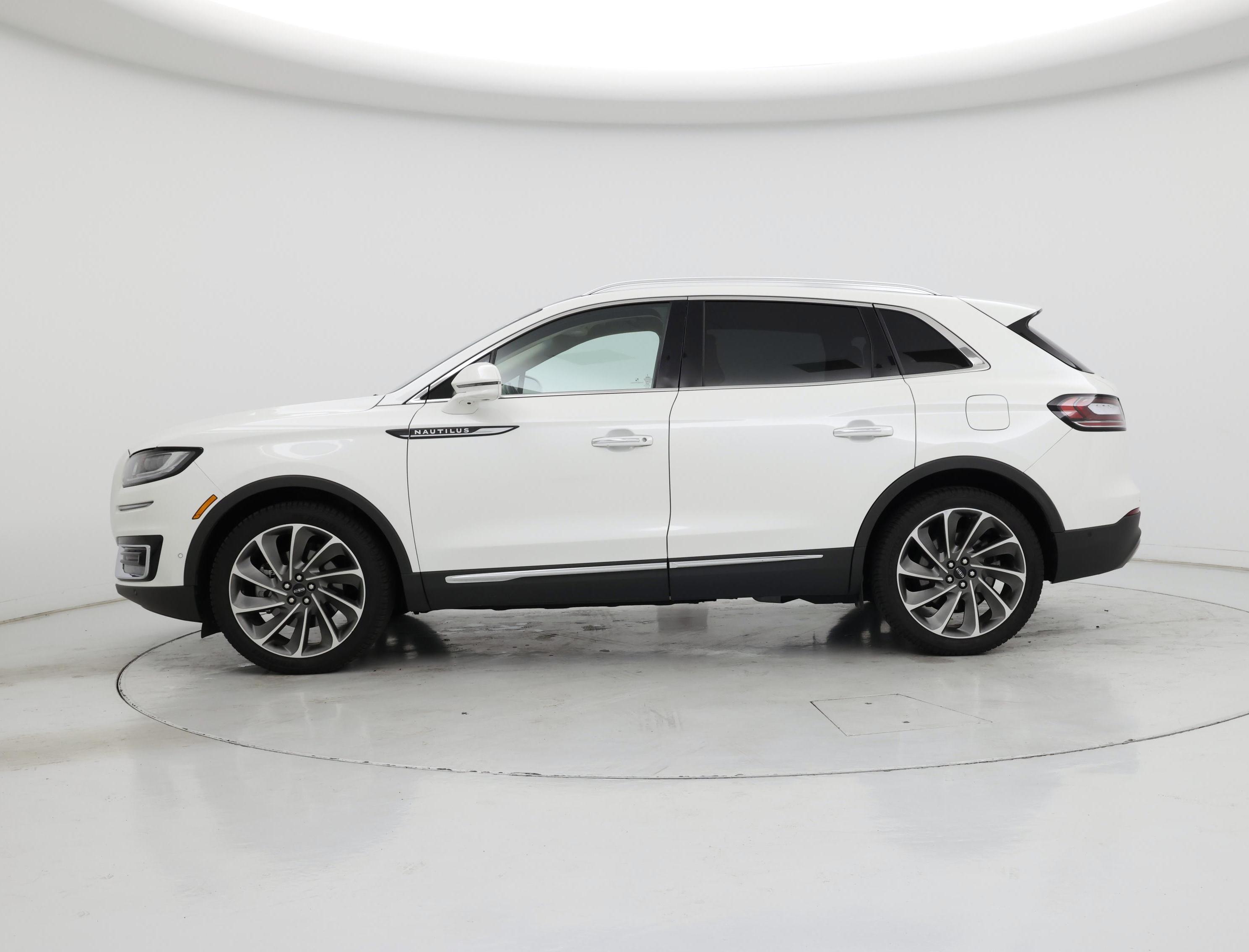 Thumbnail: 2020 Lincoln Nautilus - 3