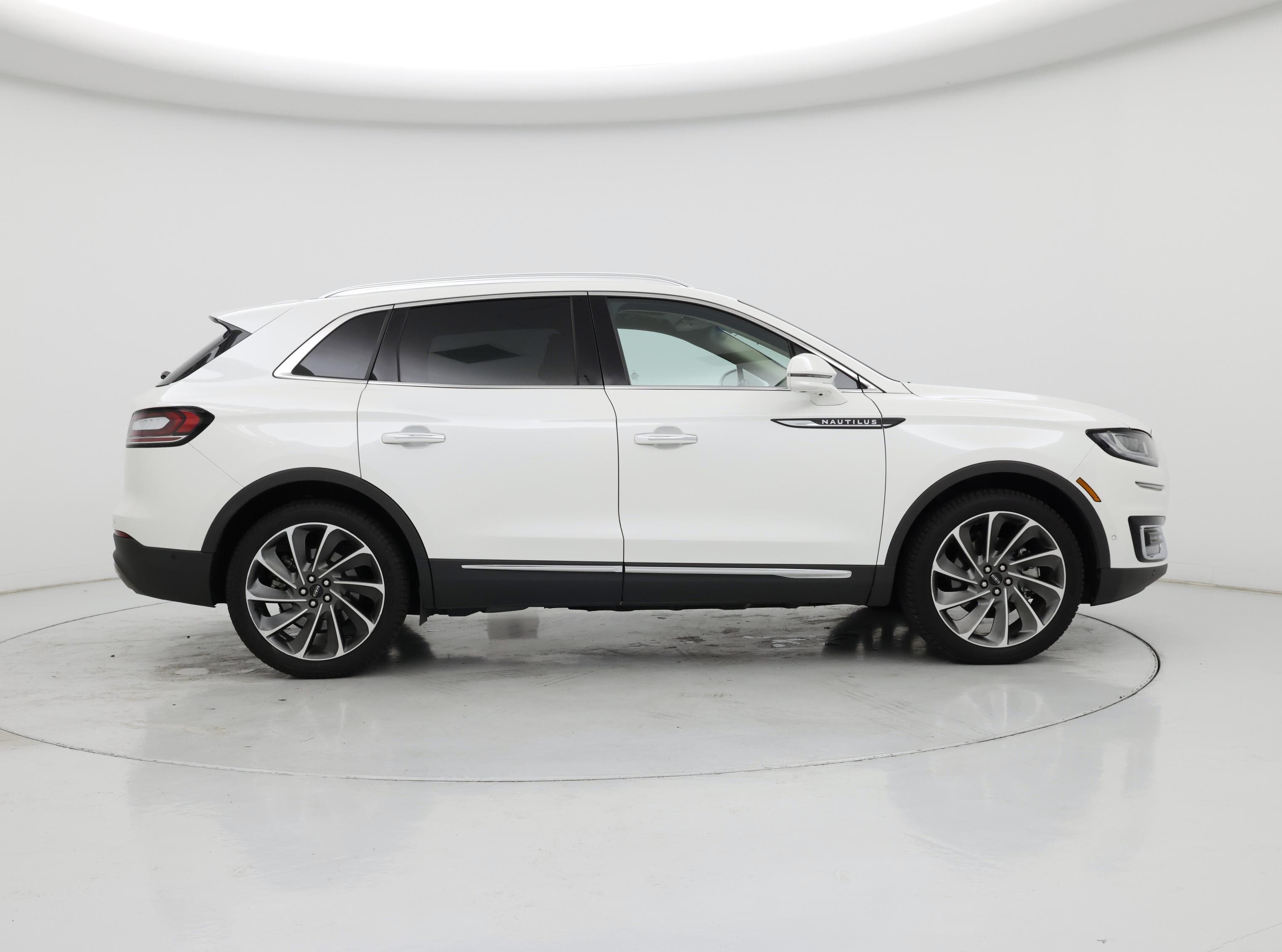 Thumbnail: 2020 Lincoln Nautilus - 7