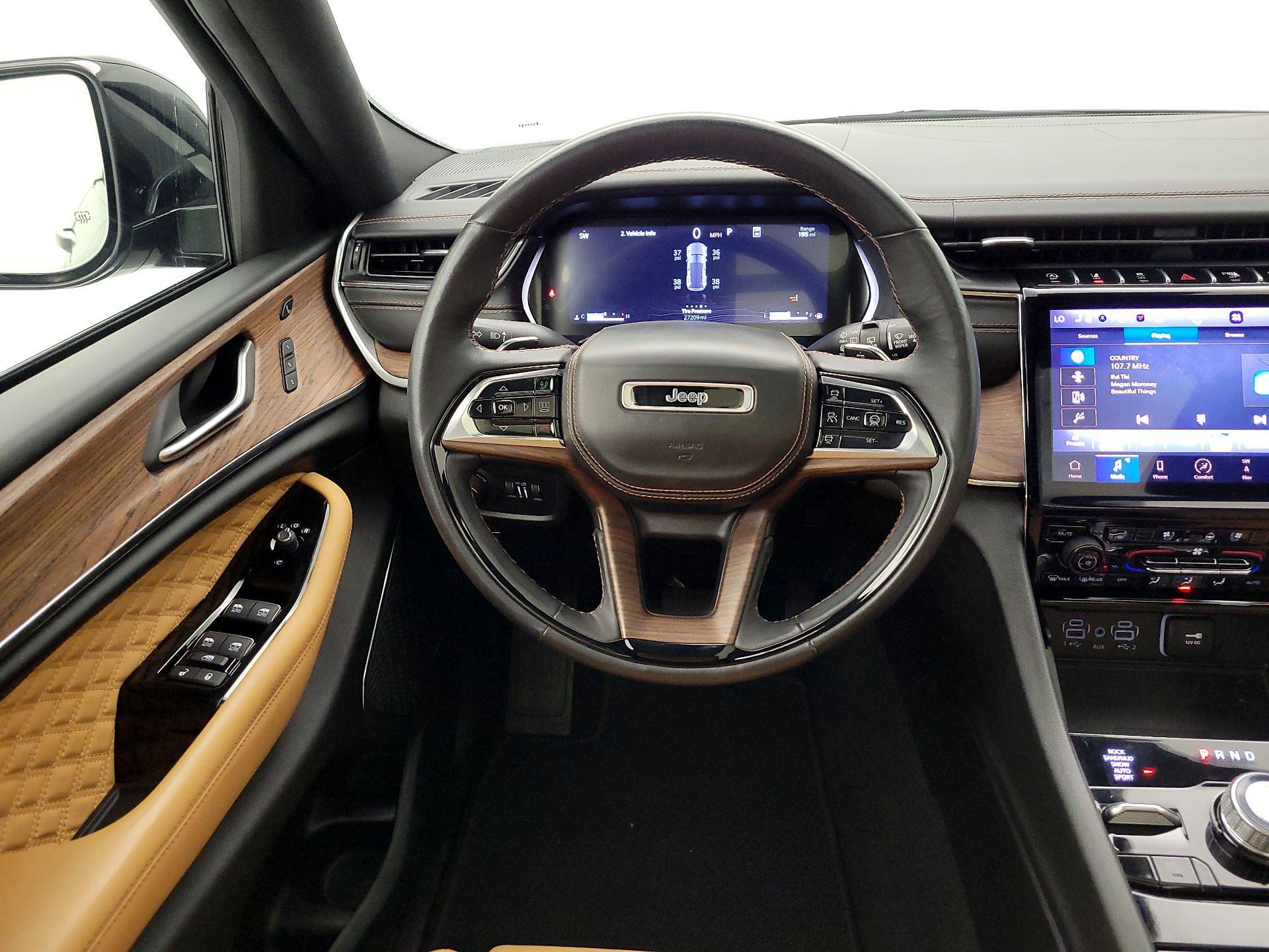 Thumbnail: 2023 Jeep Grand Cherokee - 10