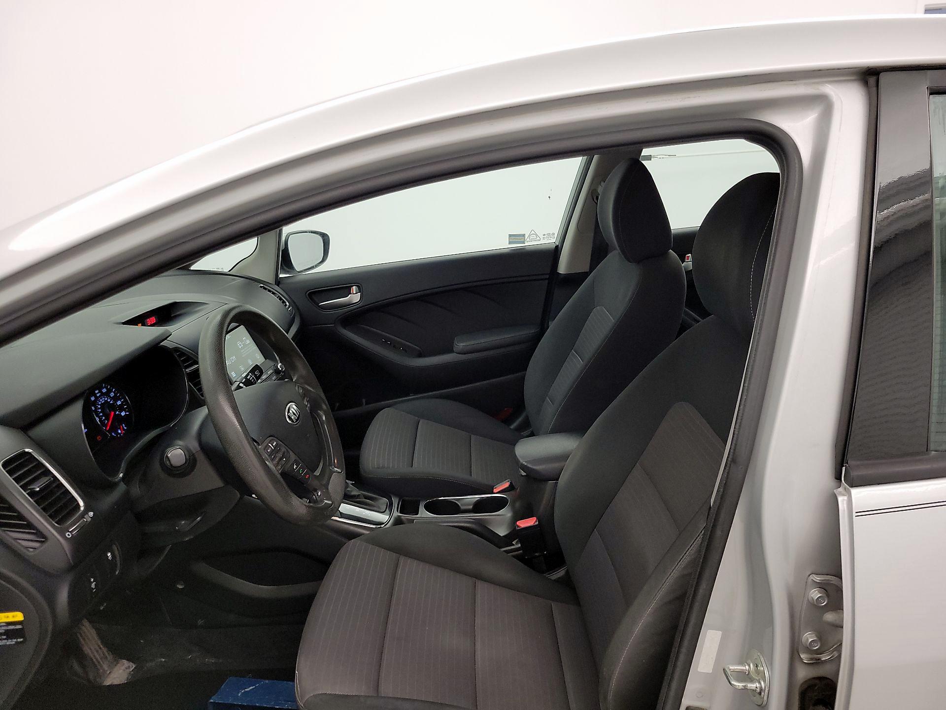 Thumbnail: 2018 Kia Forte - 11